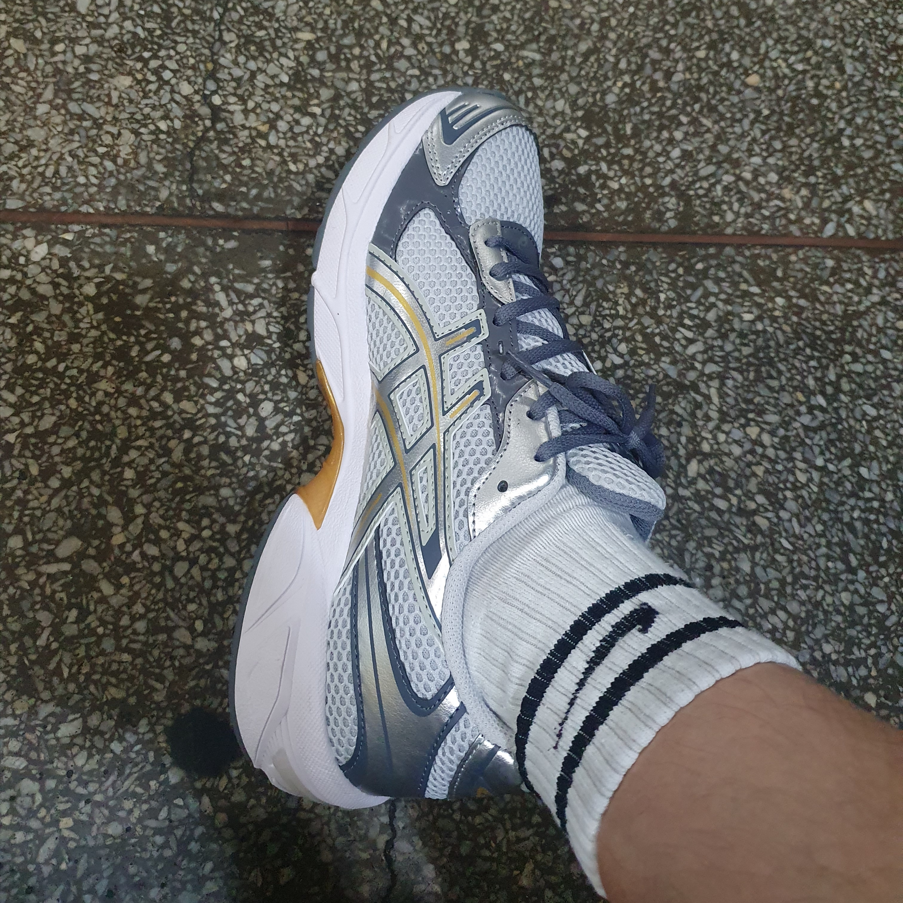 Asics Gel-1130 Polar Shade Pure Silver 착용 스타일