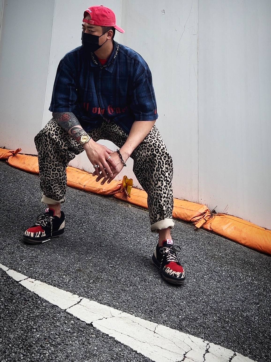 Supreme Pigment Canvas S Logo 6-Panel Red - 23SS, Supreme x MLB Kanji Teams T-Shirt Yankees Red - 22FW 착용 스타일 - 2