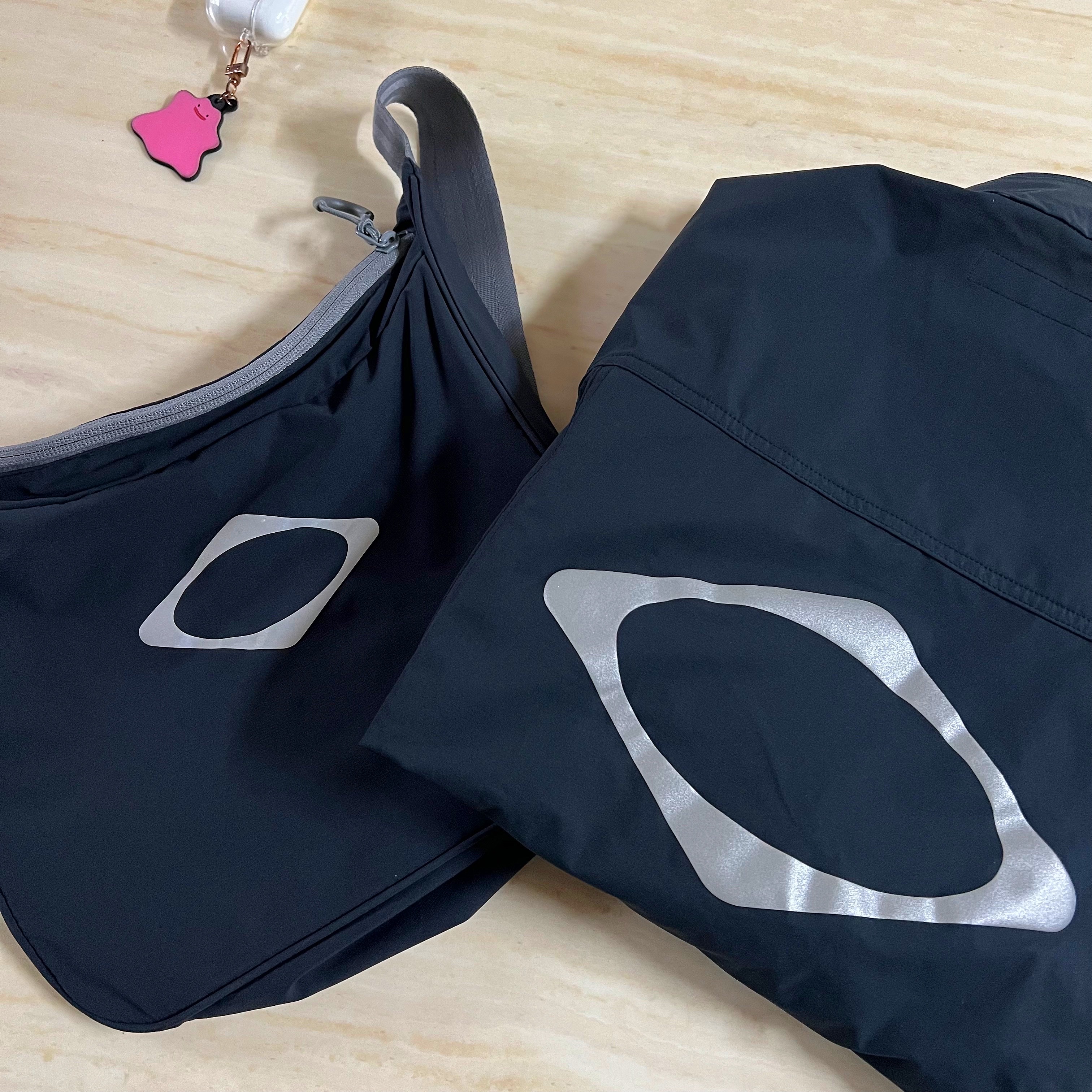 (W) Mischief Rhombus Uniform Track Jacket Black - The Hyundai Seoul Exclusive, Mischief Rhombus Light Weight Cross Bag Black - The Hyundai Seoul Exclusive 착용 스타일