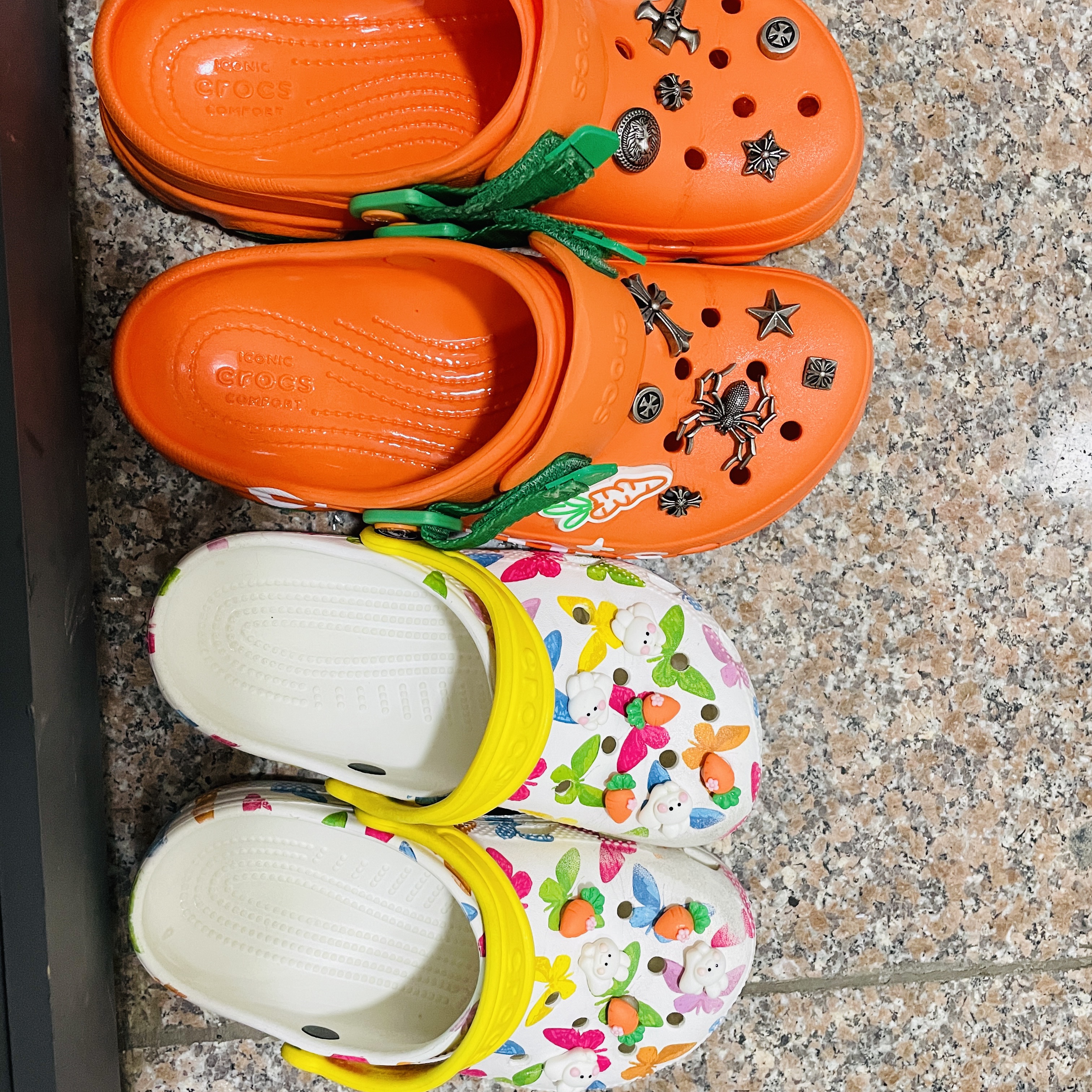 Crocs x Anwar Carrots All Terrain Clog Orange 착용 스타일