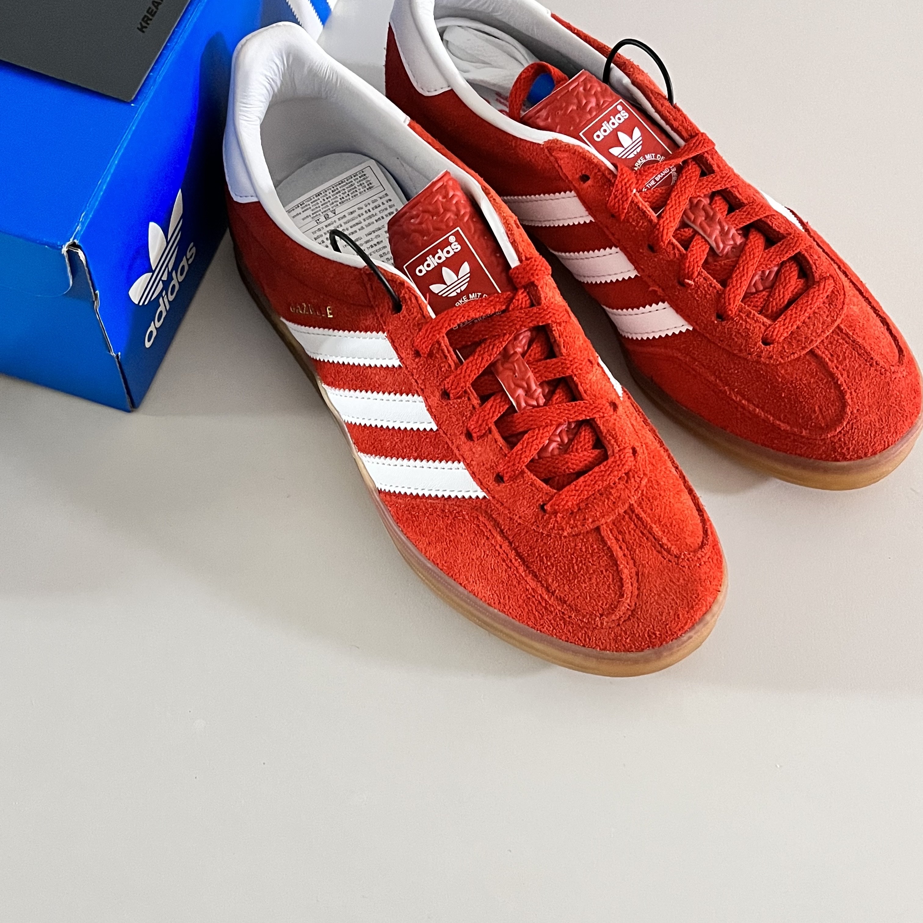 (W) Adidas Gazelle Indoor Bold Orange Cloud White 착용 스타일 - 1