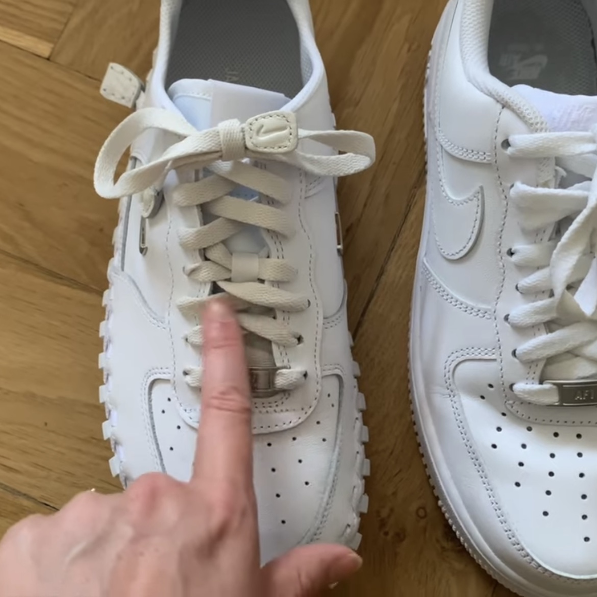 Nike x Jacquemus J Force 1 Low LX SP White 착용 스타일 - 3