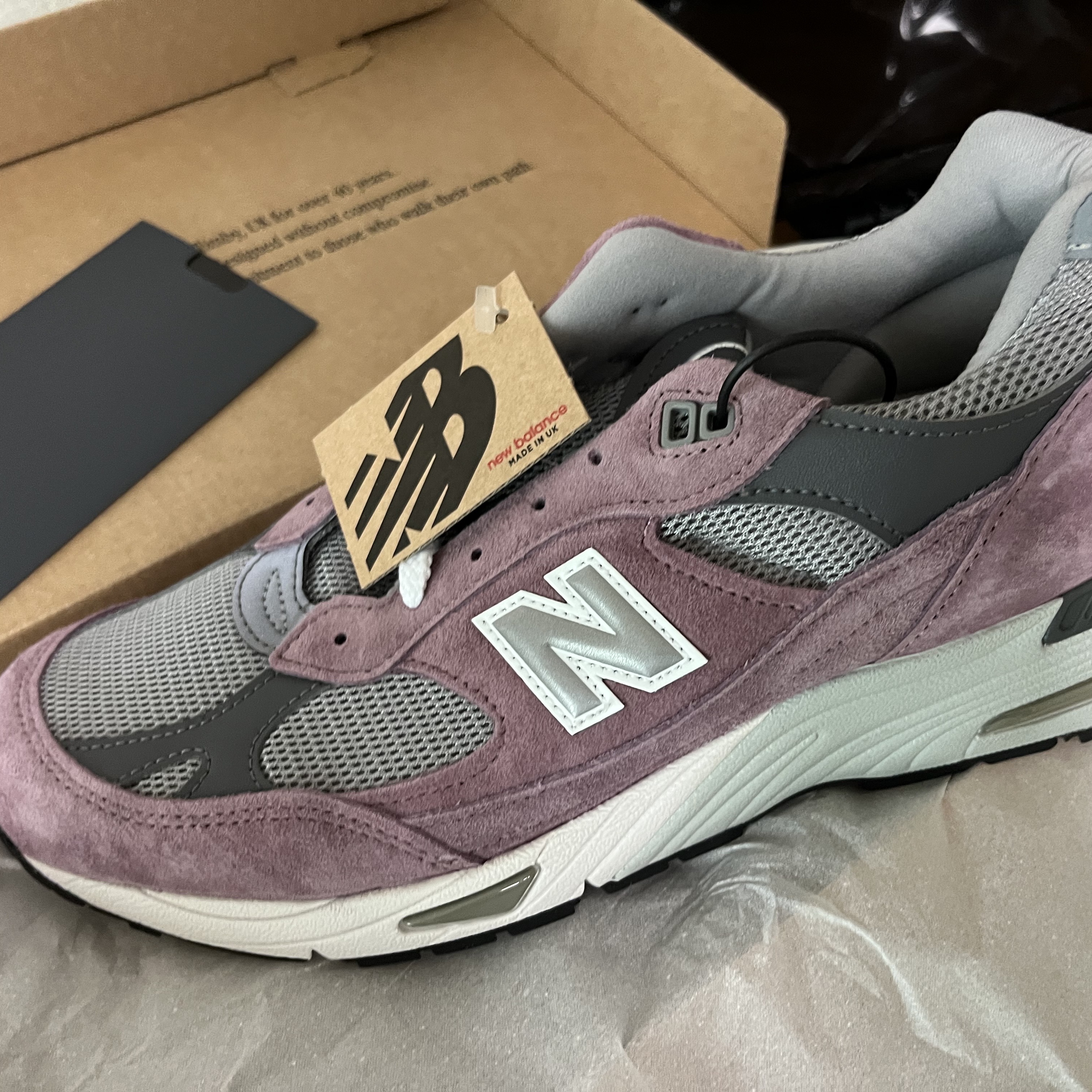 New Balance 991 Made in UK Pink Grey 착용 스타일