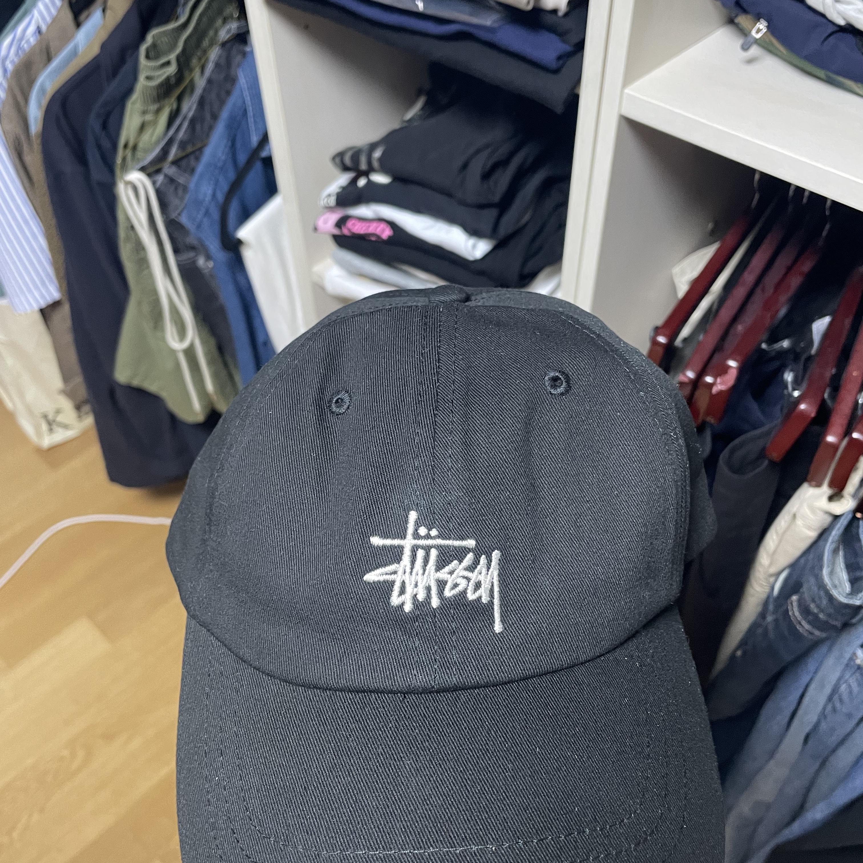 Stussy Basic Stock Low Pro Cap Black 착용 스타일
