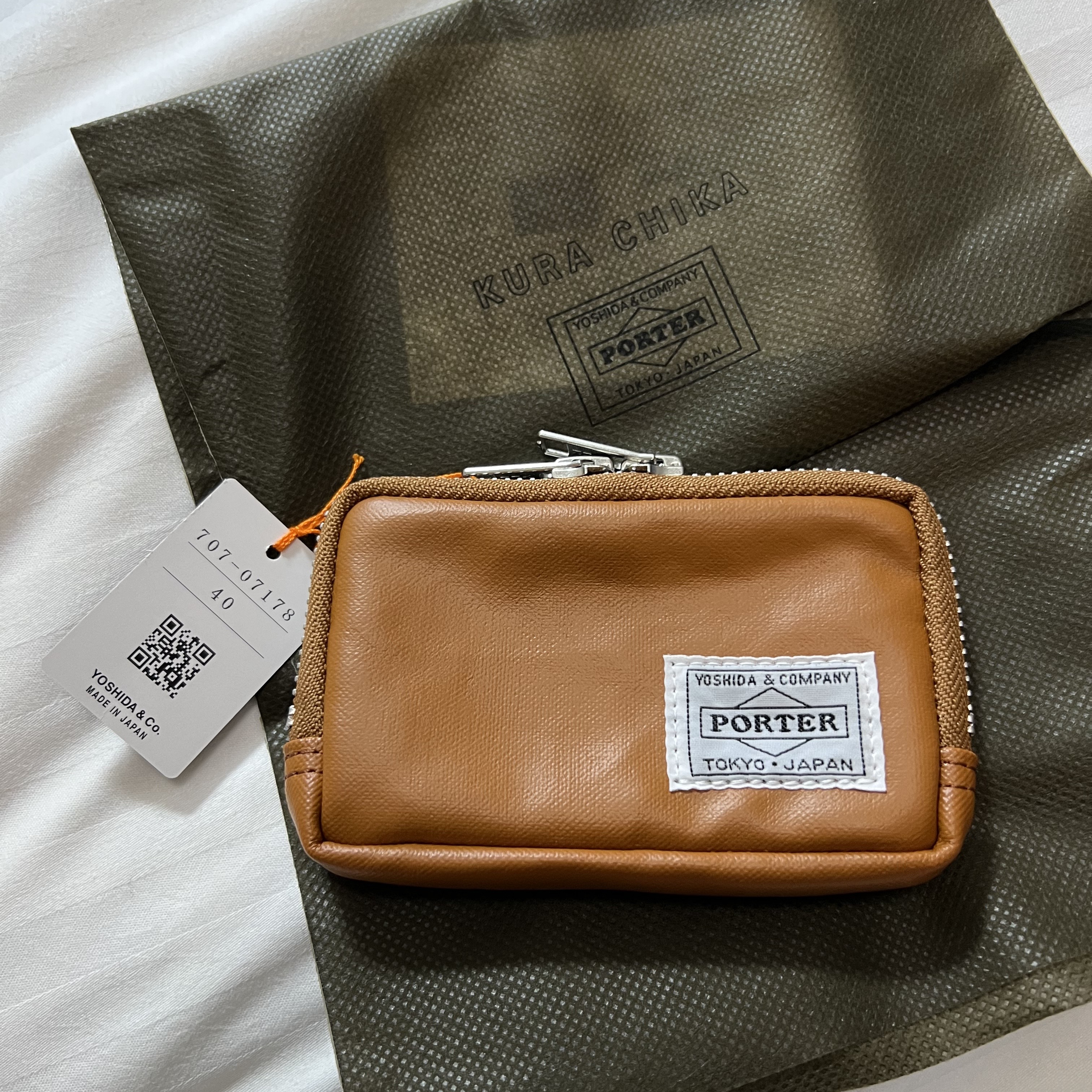 Porter Freestyle Multi Coin Case Camel 착용 스타일 - 1