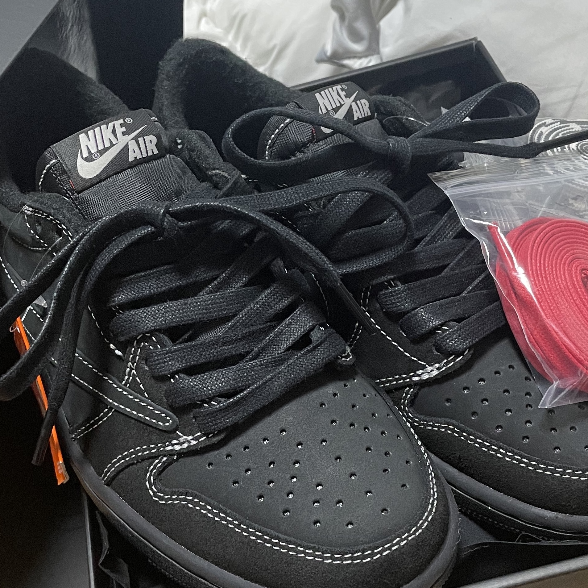 Jordan 1 x Travis Scott Retro Low OG SP Black Phantom 착용 스타일