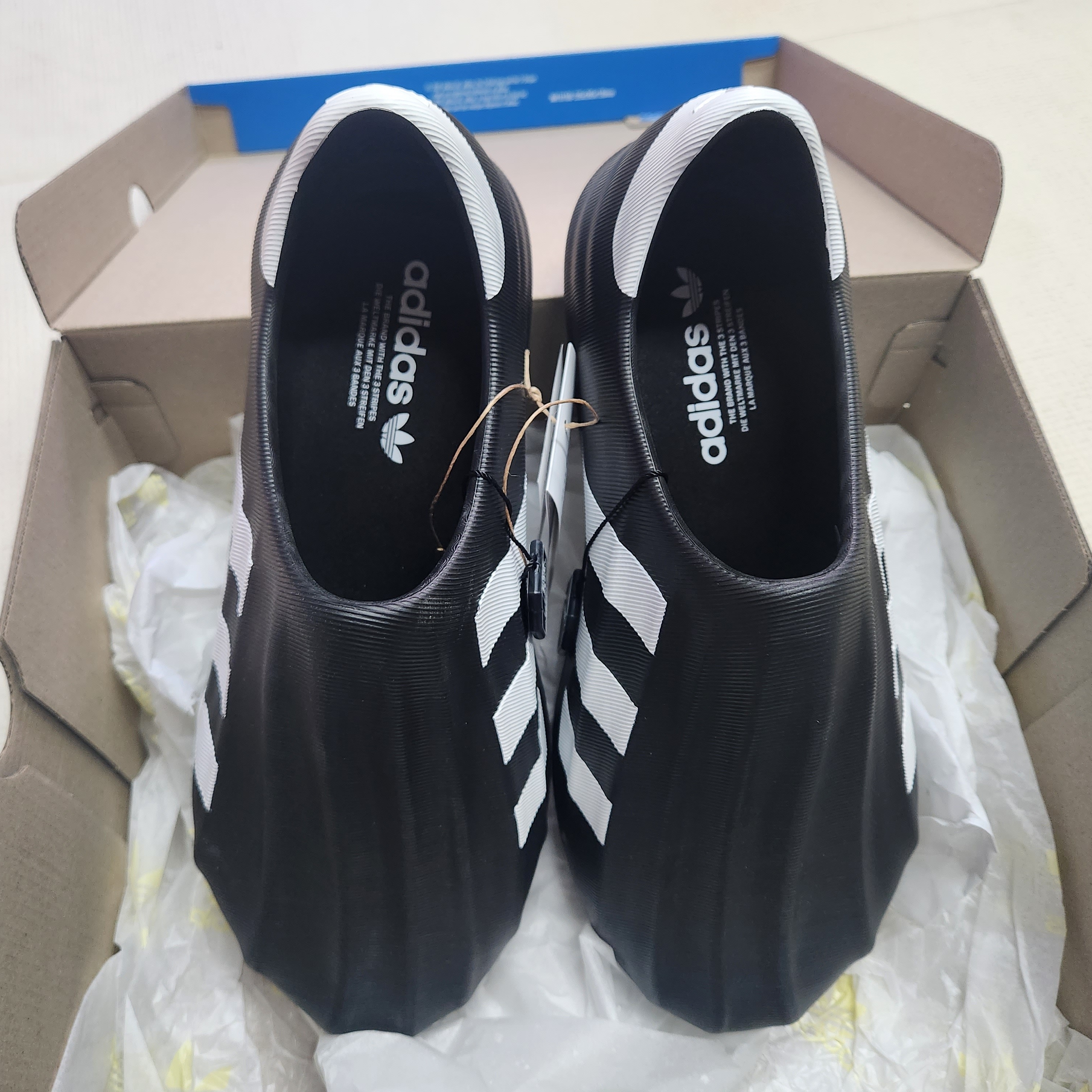 Adidas Adifom Superstar Core Black Cloud White 착용 스타일 - 5
