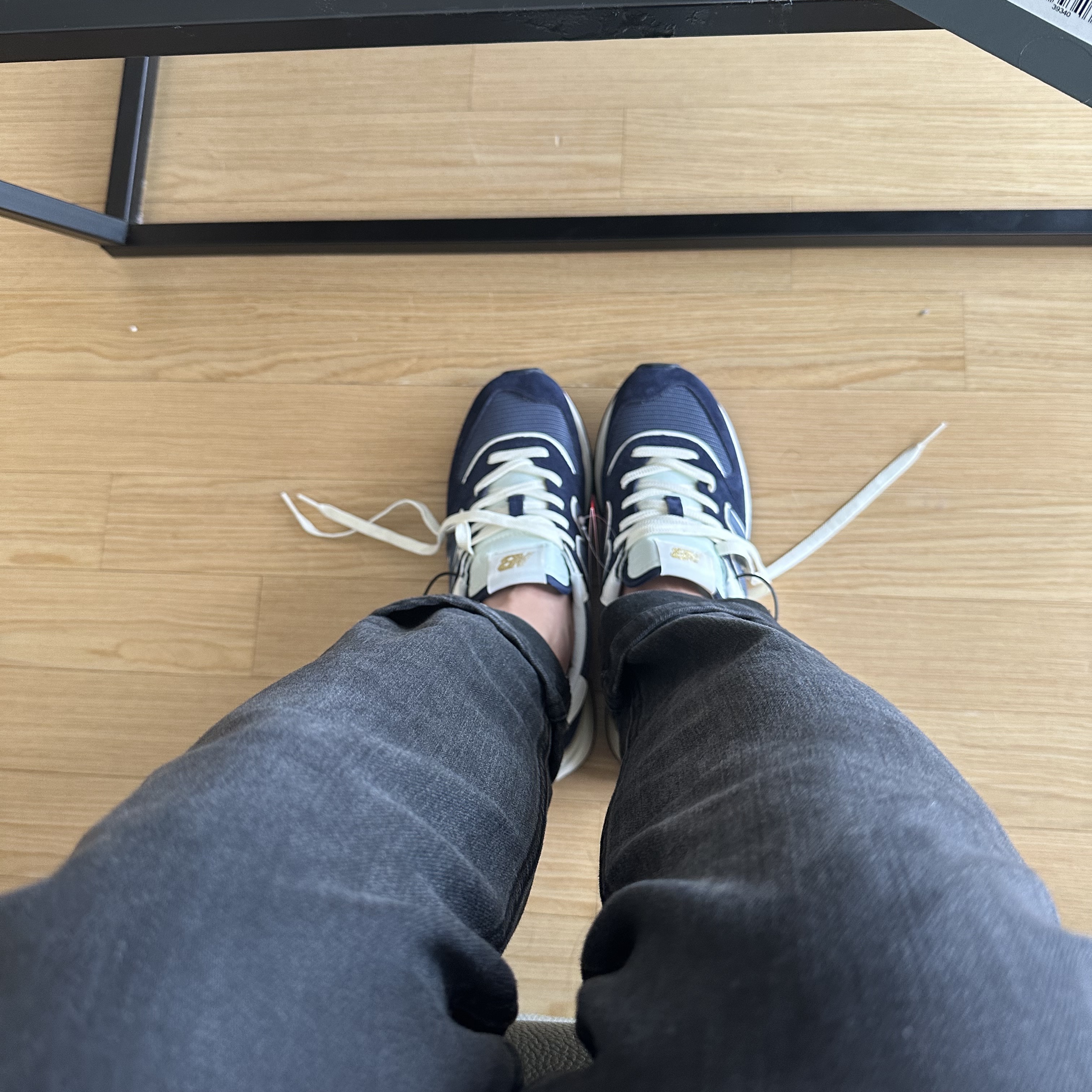 New Balance 574 Legacy Navy 착용 스타일 - 1