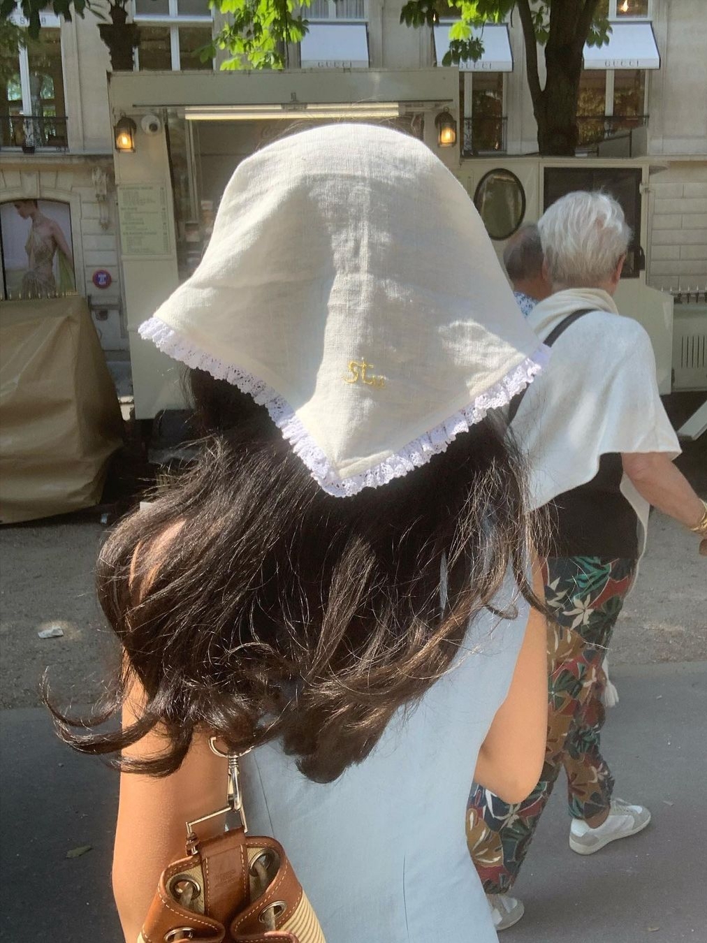 [KREAM 단독] STU Women Linen Head-kerchief White, [KREAM 단독] STU Women Buttoned Linen Dress Sky Blue 착용 스타일 - 2
