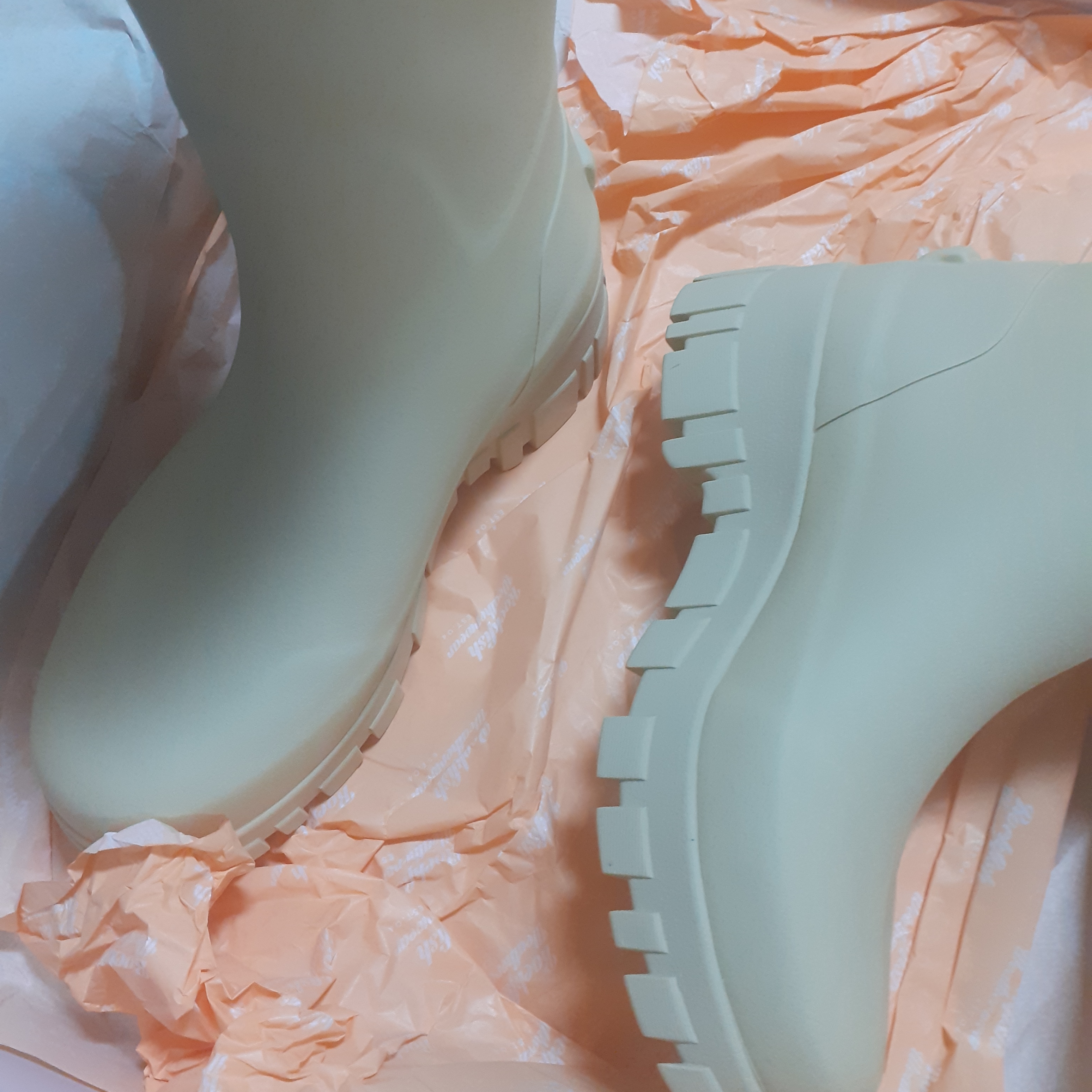 (W) Rockfishweatherwear x Sinoon Flatform Long Rain Boots Butter 착용 스타일 - 1