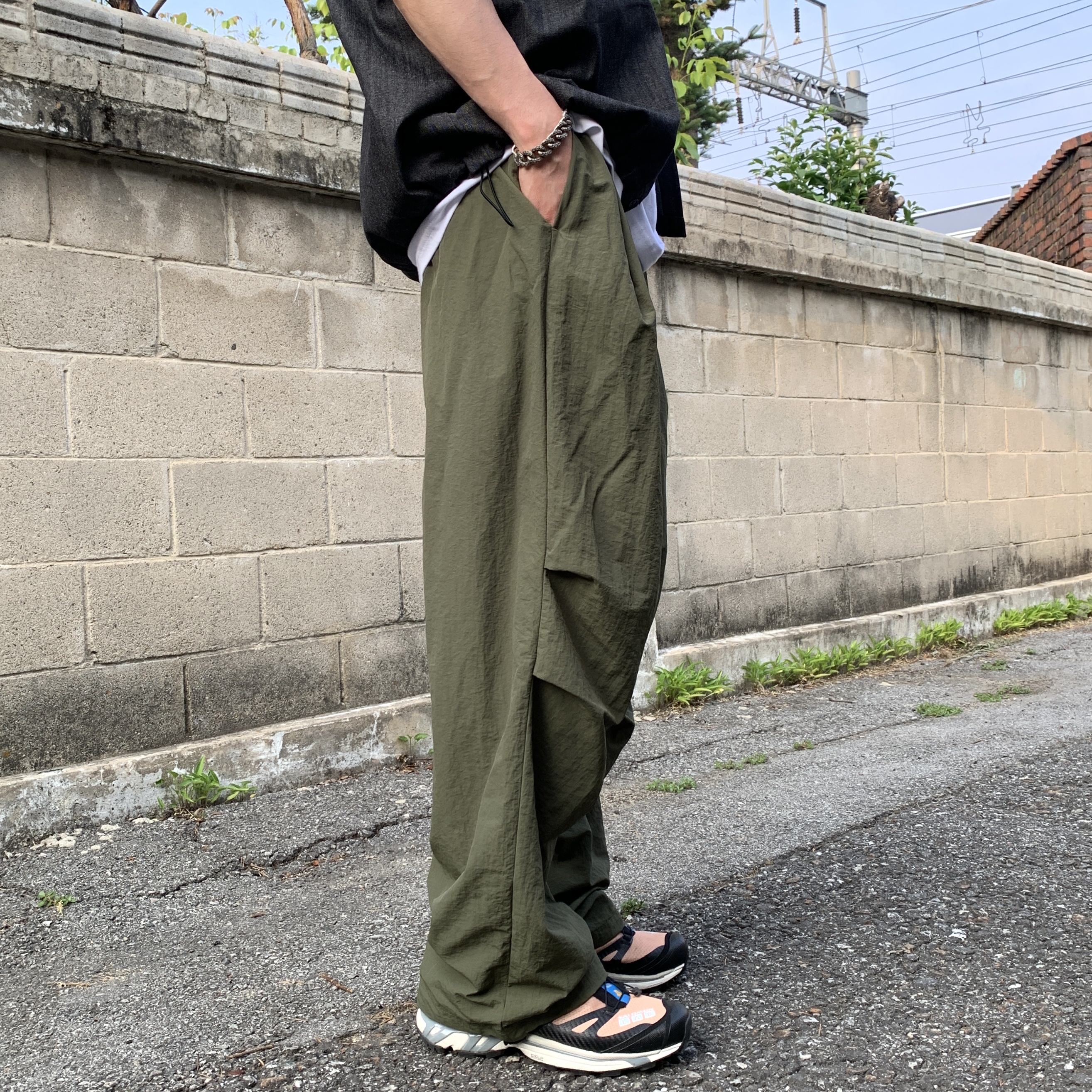 Salomon XT-4 Tobacco Brown 착용 스타일 - 4