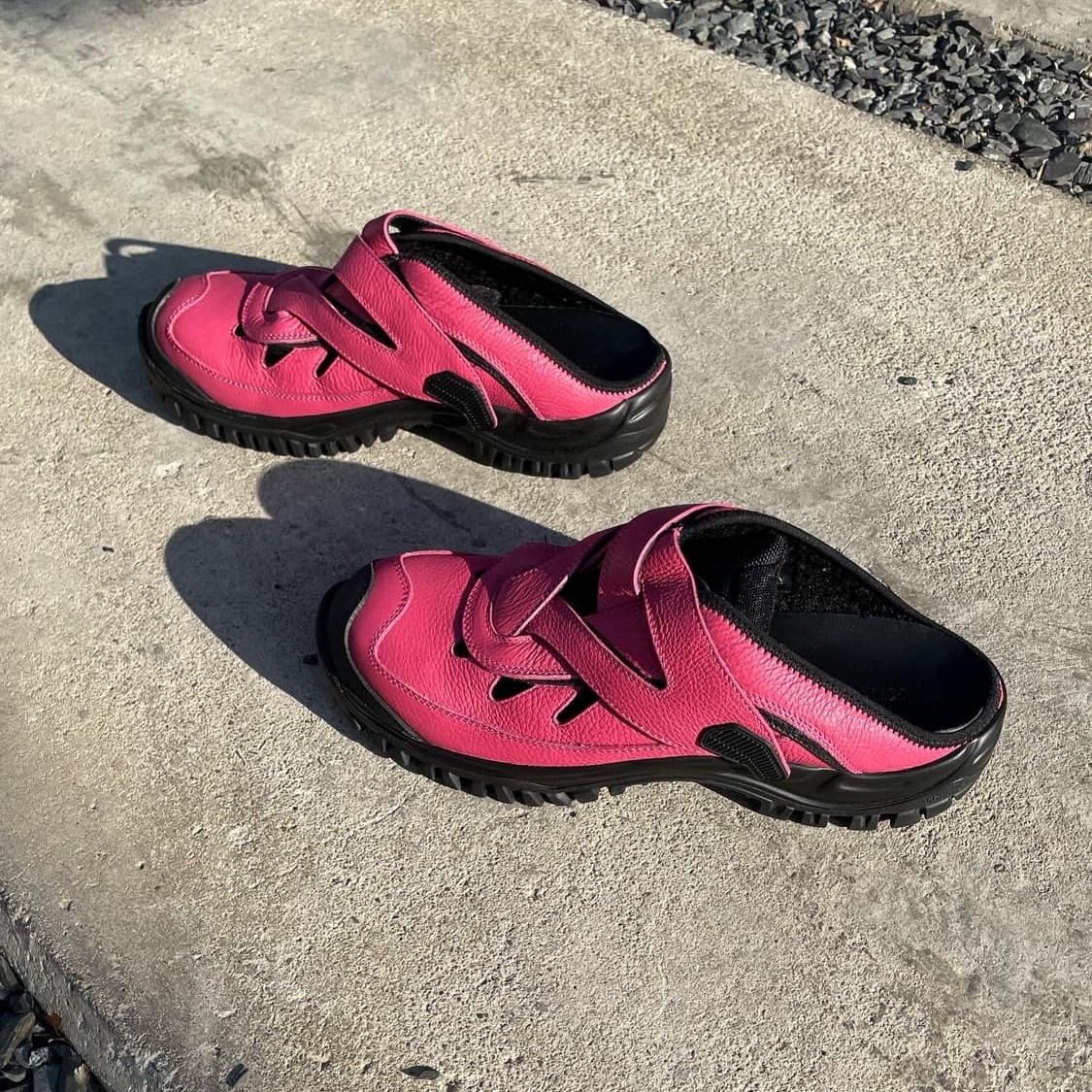 Kiko Kostadinov Wessex Sabo Shock Pink 착용 스타일 - 2