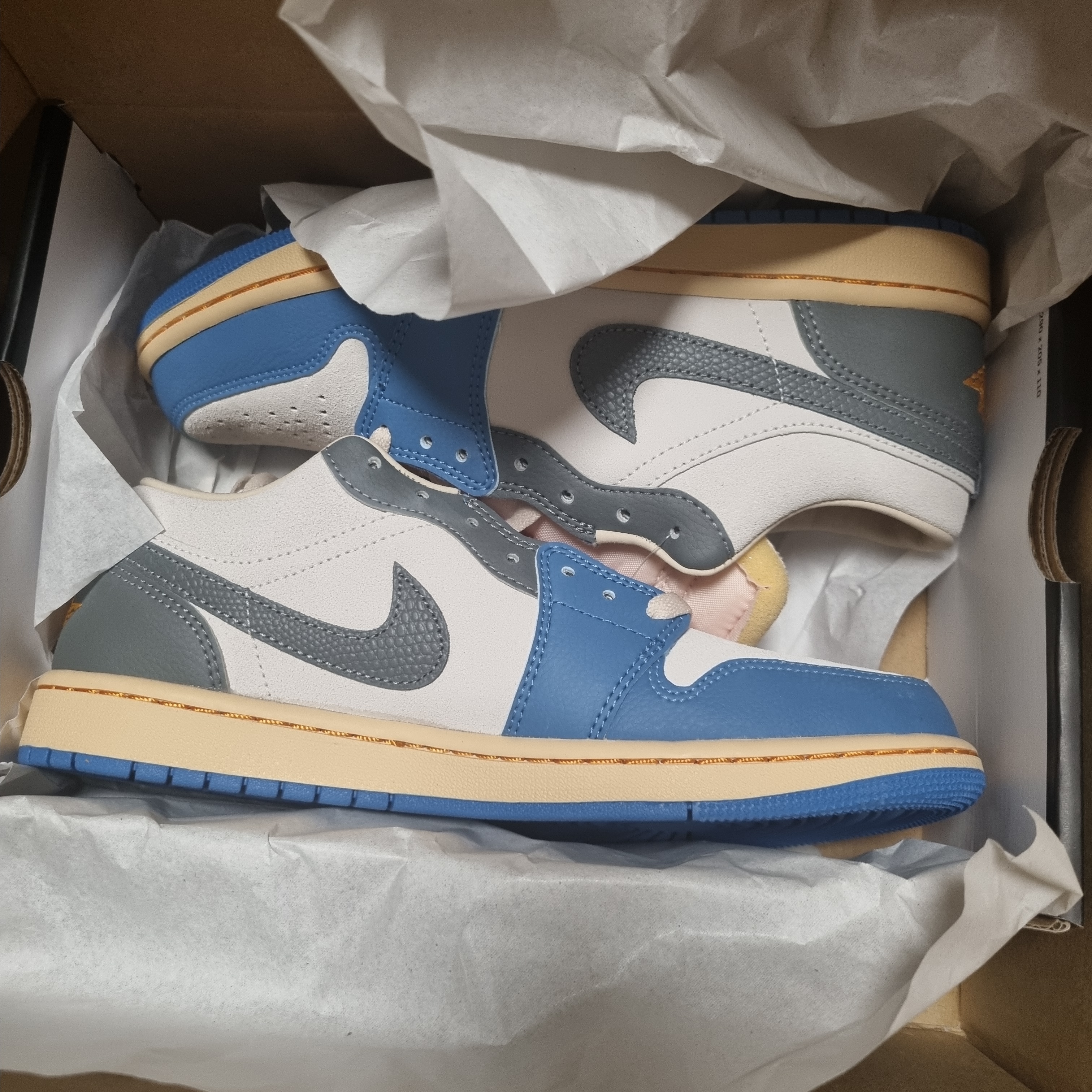 Jordan 1 Low SE Tokyo 96 착용 스타일