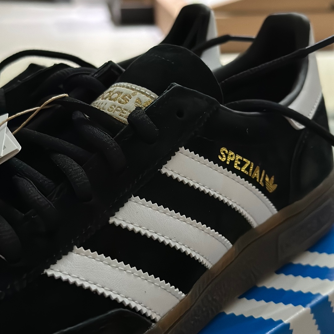 Adidas Spezial Handball Core Black 착용 스타일