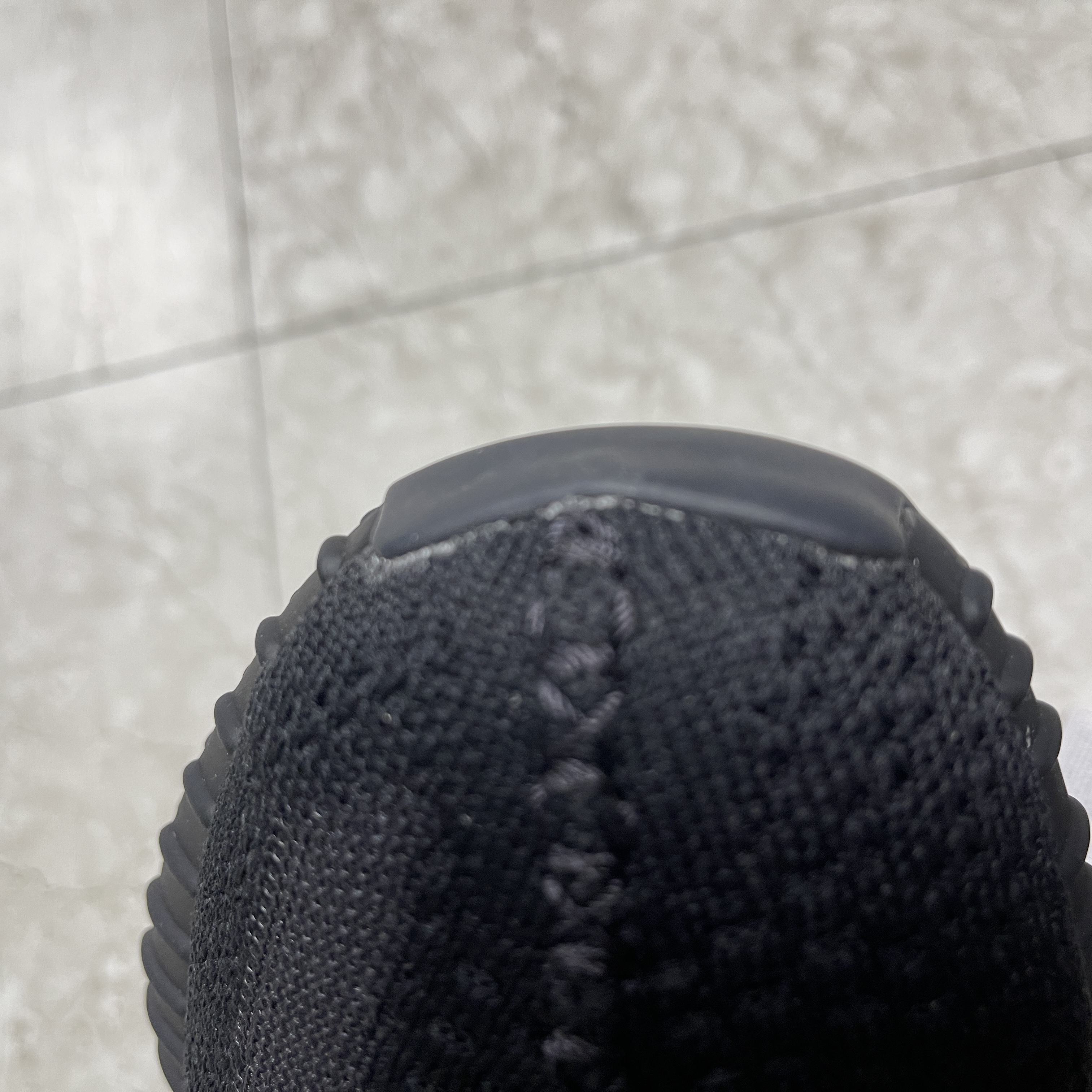 Adidas Yeezy Boost 350 V2 Onyx 착용 스타일 - 4