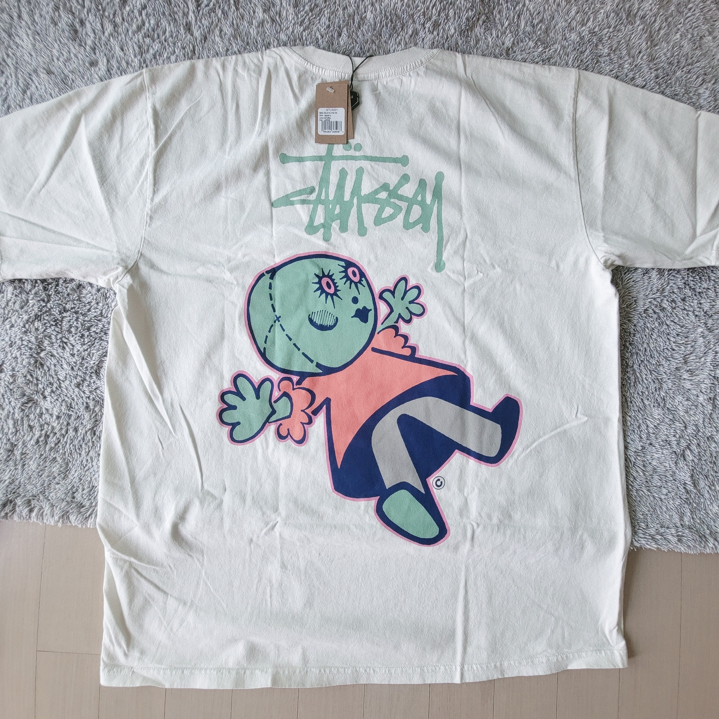 Stussy Dollie Pigment Dyed T-Shirt Natural 착용 스타일 - 2
