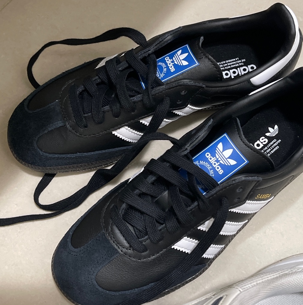 Adidas Samba OG Black White Gum 착용 스타일
