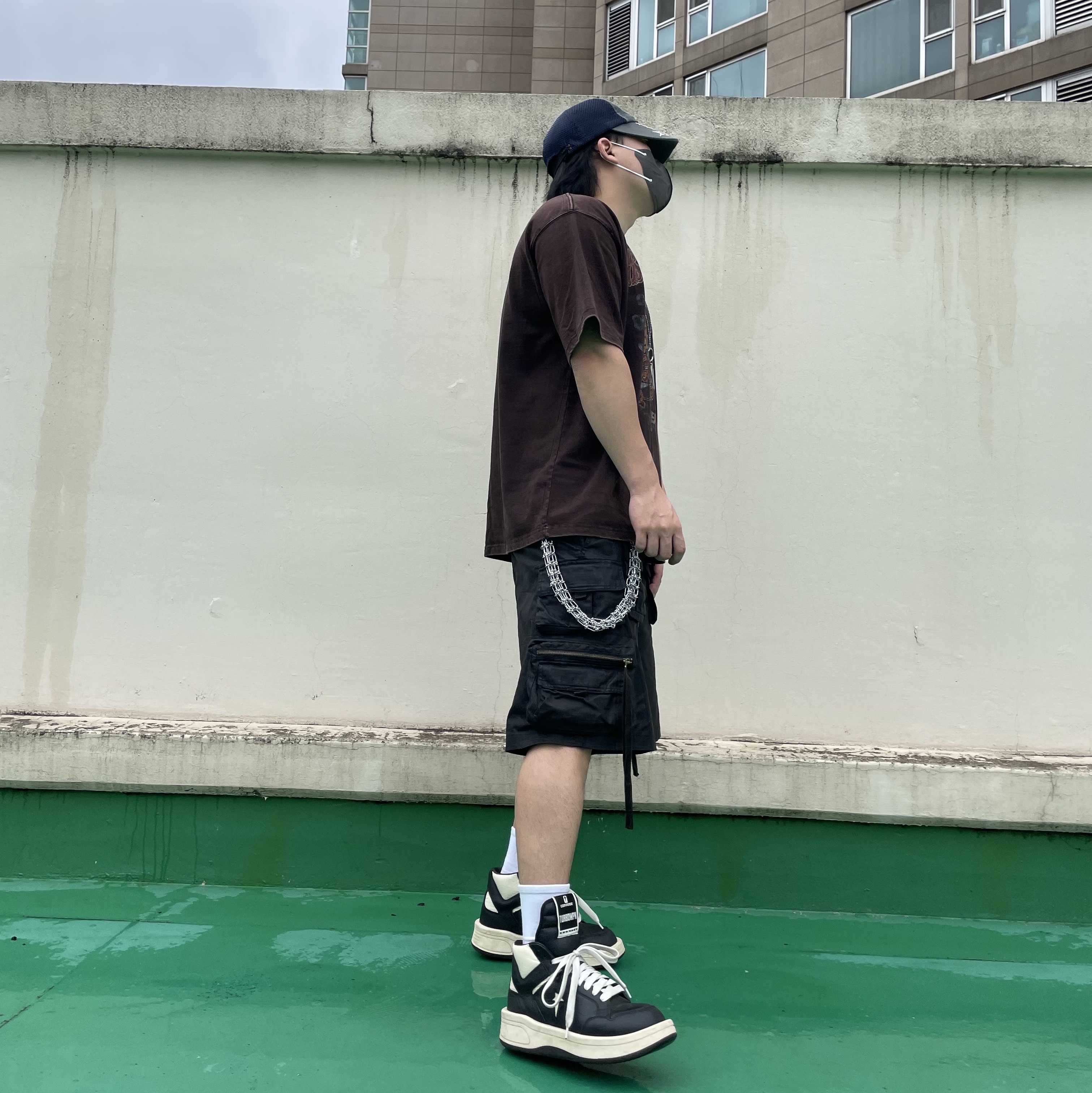 Undermycar Skal Multi Cargo Vintage Shorts Wren - 23SS, Converse x Drkshdw Turbowpn Black Cream 착용 스타일 - 4