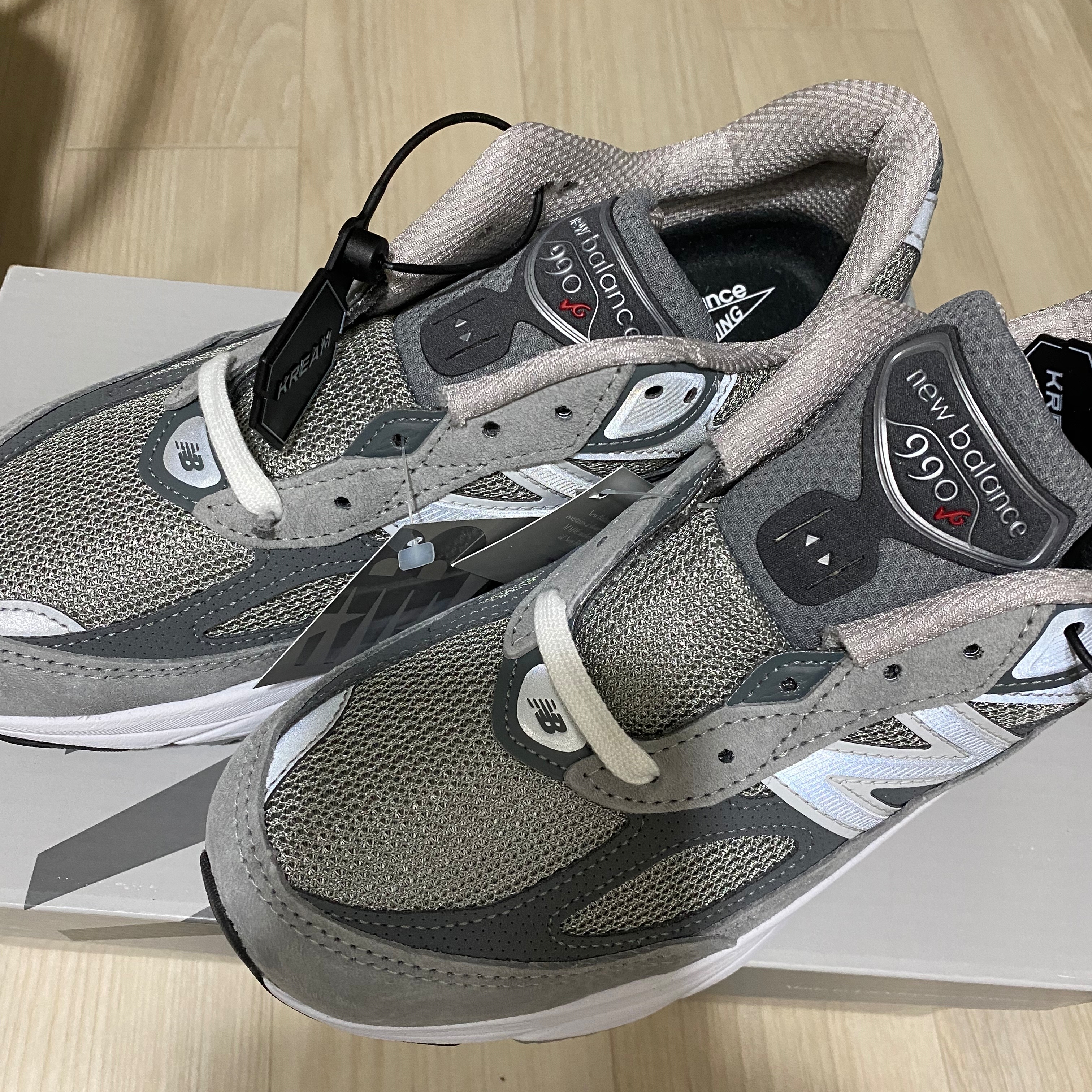(W) New Balance 990v6 Made in USA Grey - B Standard 착용 스타일