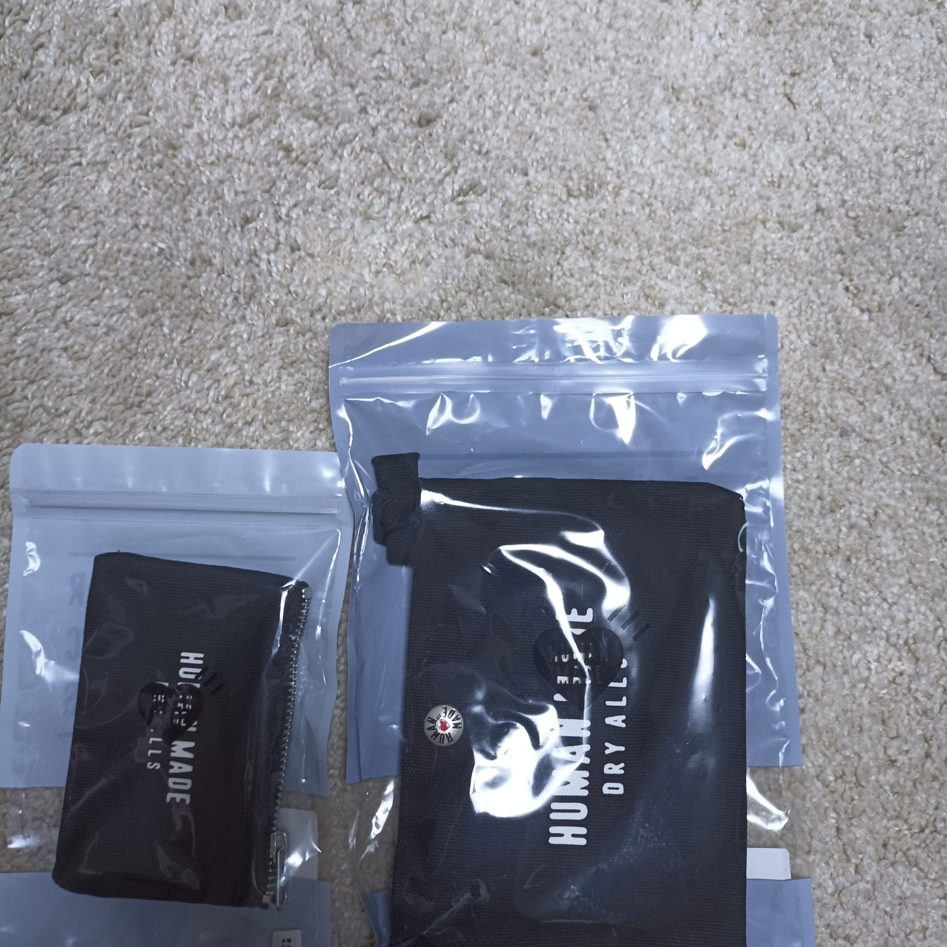 Human Made Mini Shoulder Bag Black 착용 스타일