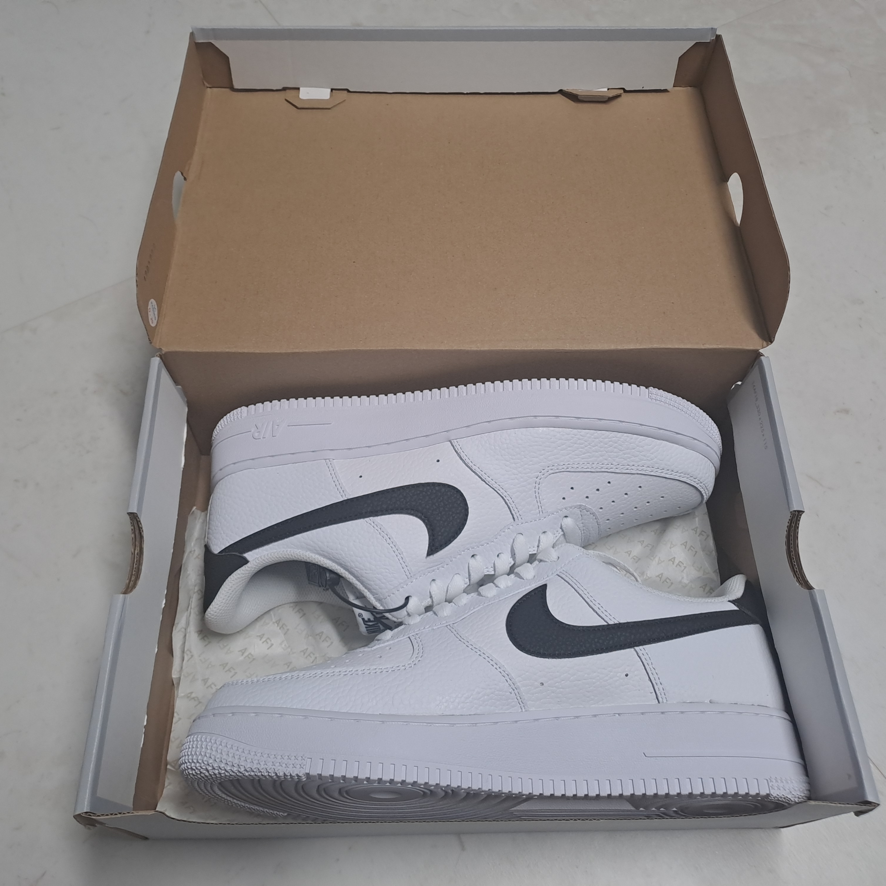 Nike Air Force 1 '07 White Black 착용 스타일