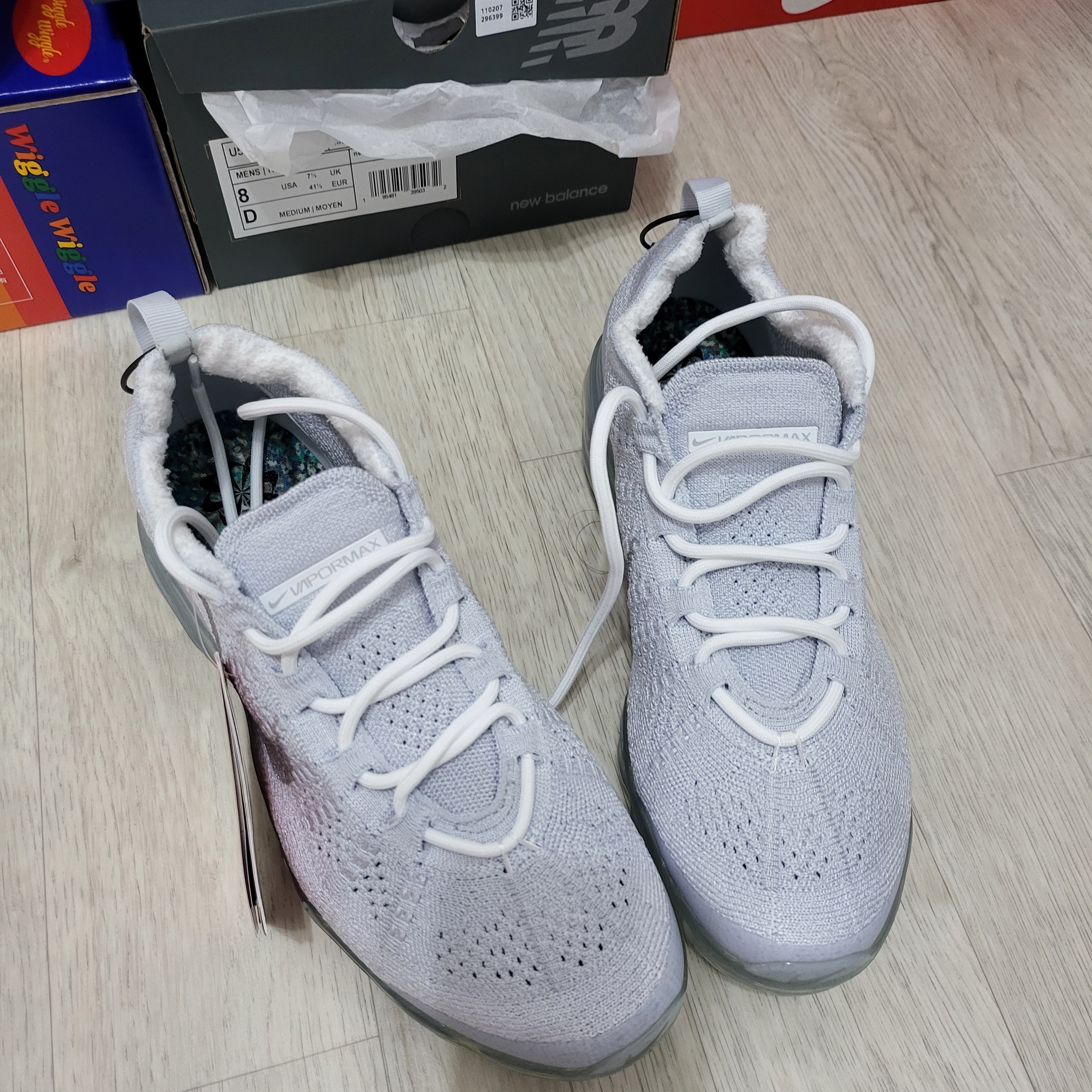 Nike Air VaporMax 2023 Flyknit Pure Platinum, Nike Air VaporMax 2020 Flyknit Summit White 착용 스타일 - 1