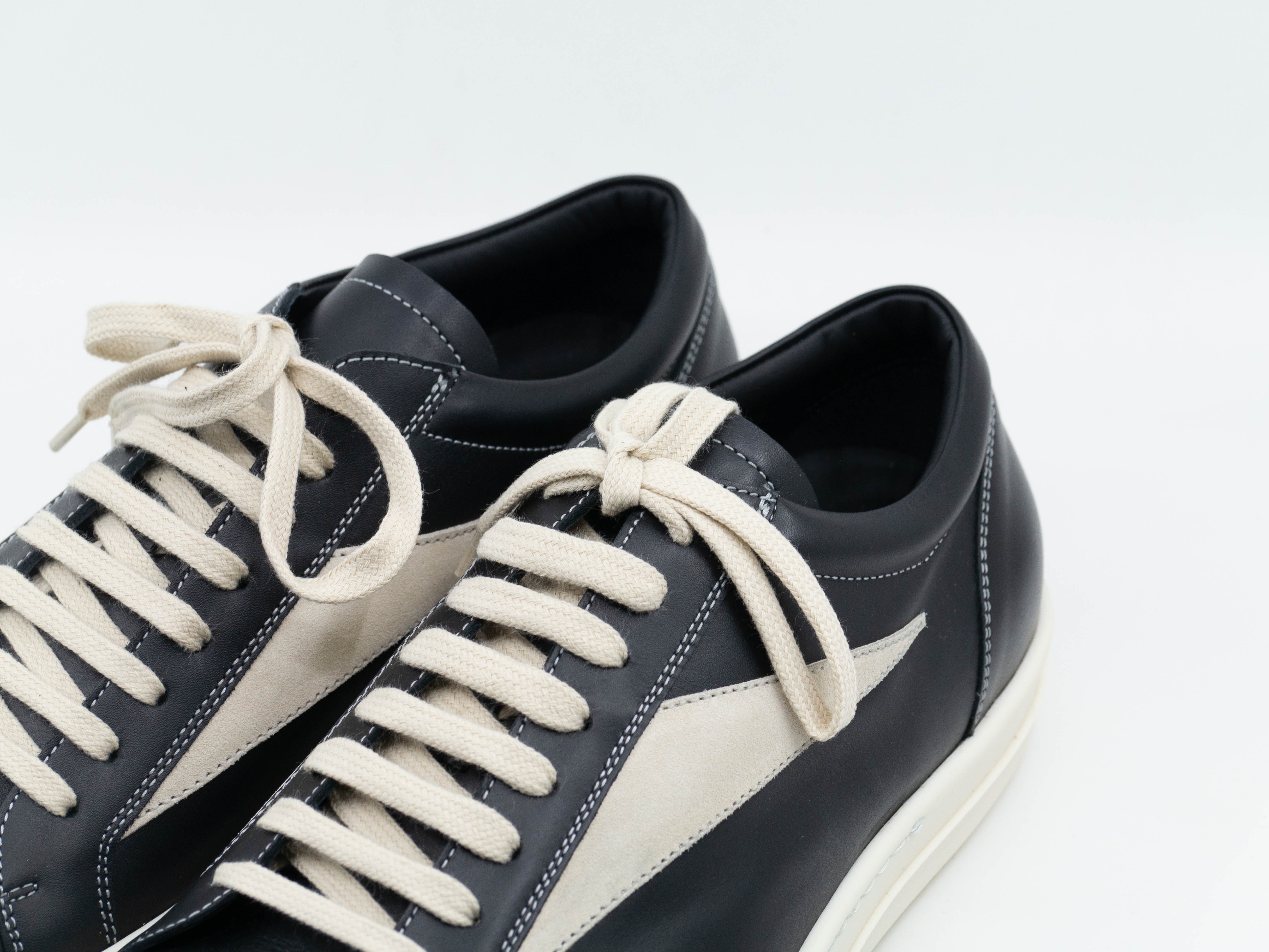 Rick Owens Luxor Vintage Sneakers Black Milk 착용 스타일 - 5