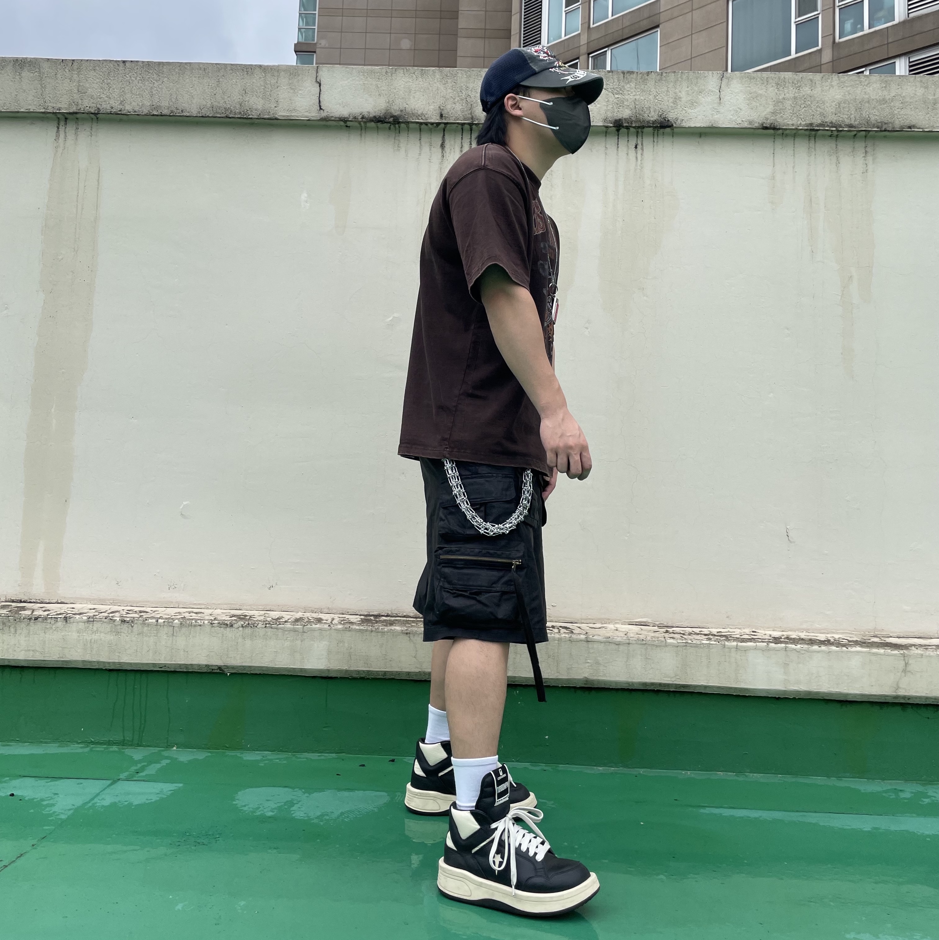 Undermycar Skal Multi Cargo Vintage Shorts Wren - 23SS, Converse x Drkshdw Turbowpn Black Cream 착용 스타일 - 3