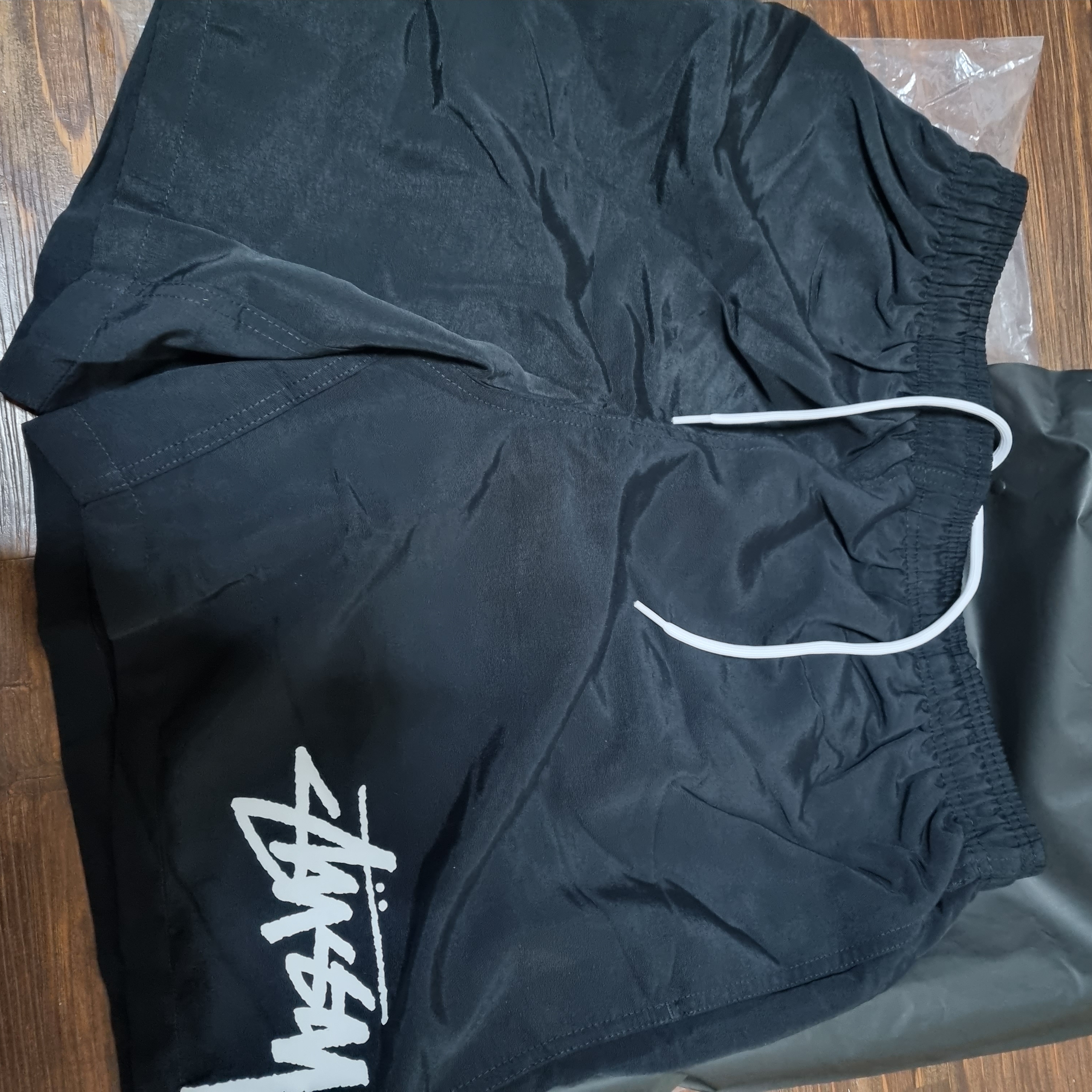 Stussy Big Stock Water Shorts Black 착용 스타일