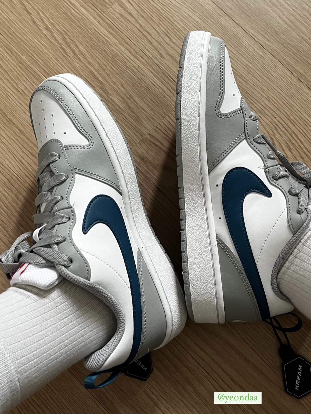 (GS) Nike Court Borough Low 2 Light Smoke Grey 착용 스타일