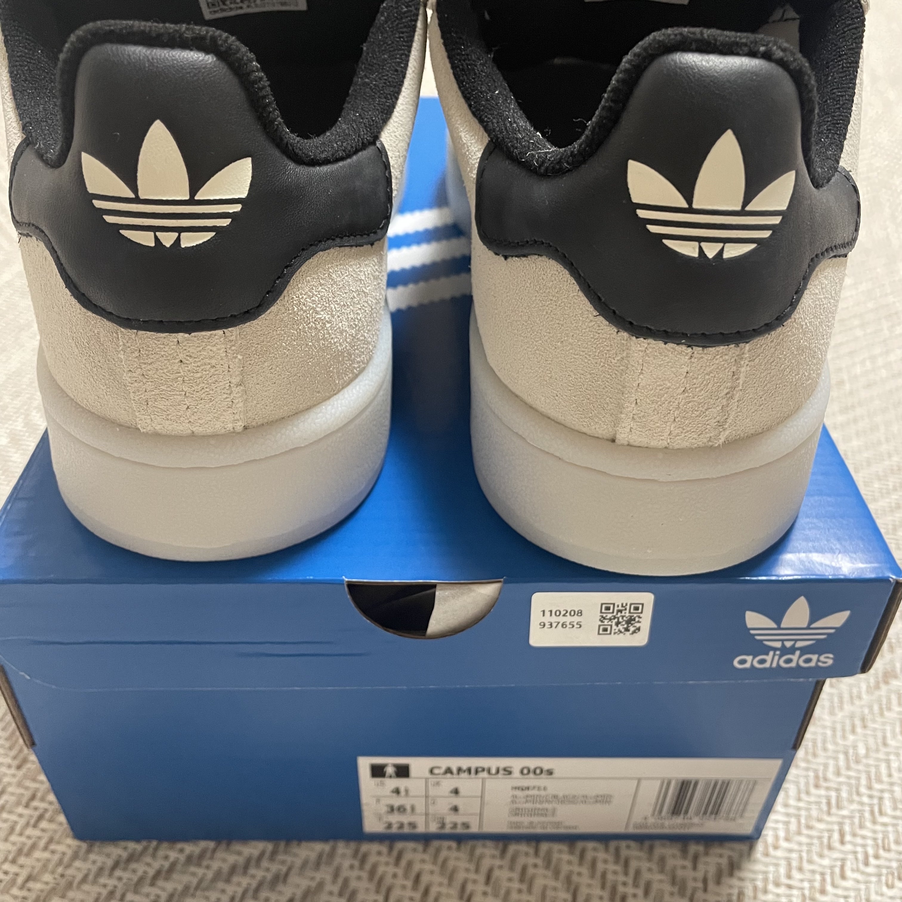 Adidas Campus 00s Aluminium Core Black 착용 스타일 - 3