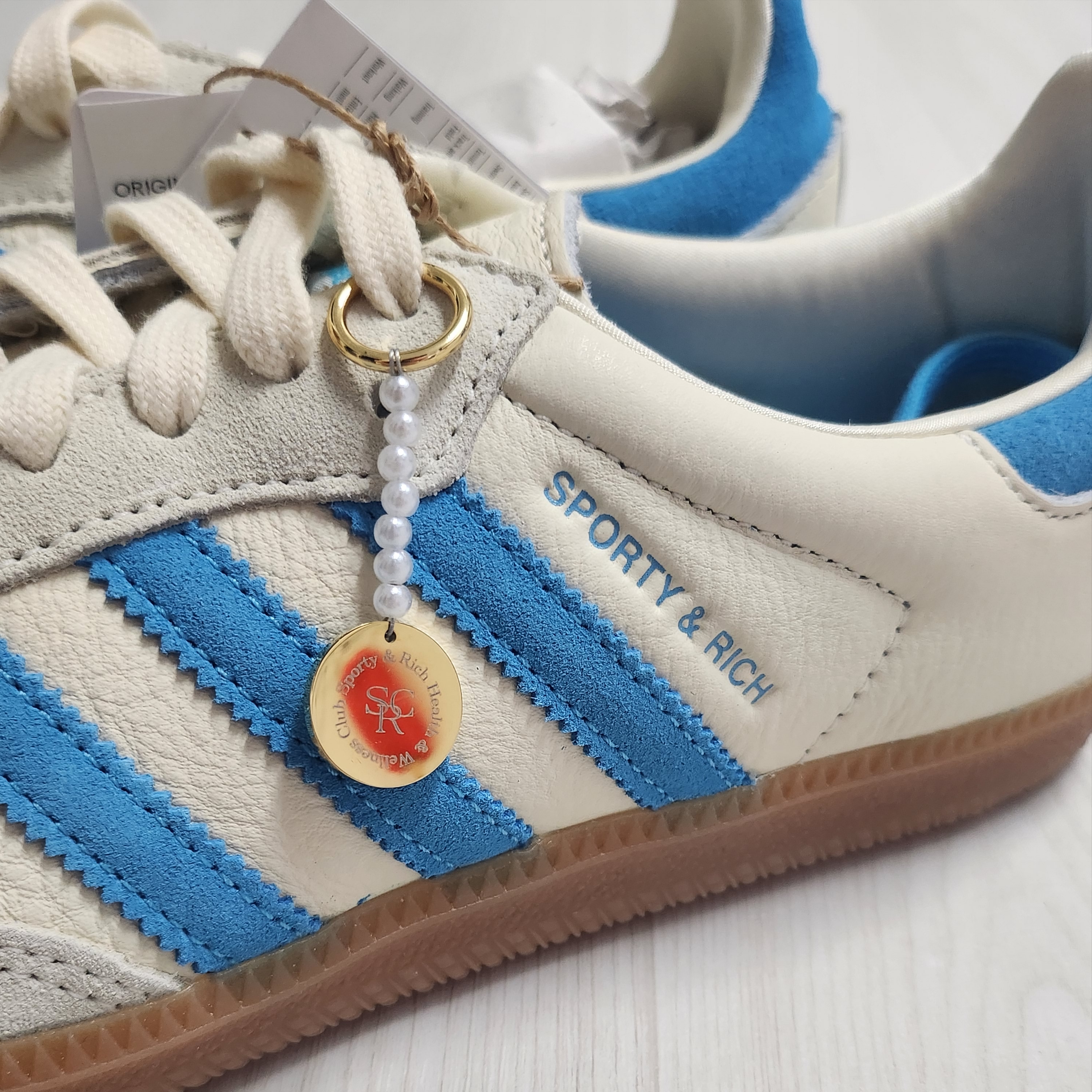 Adidas x Sporty & Rich Samba Cream Blue 착용 스타일 - 2