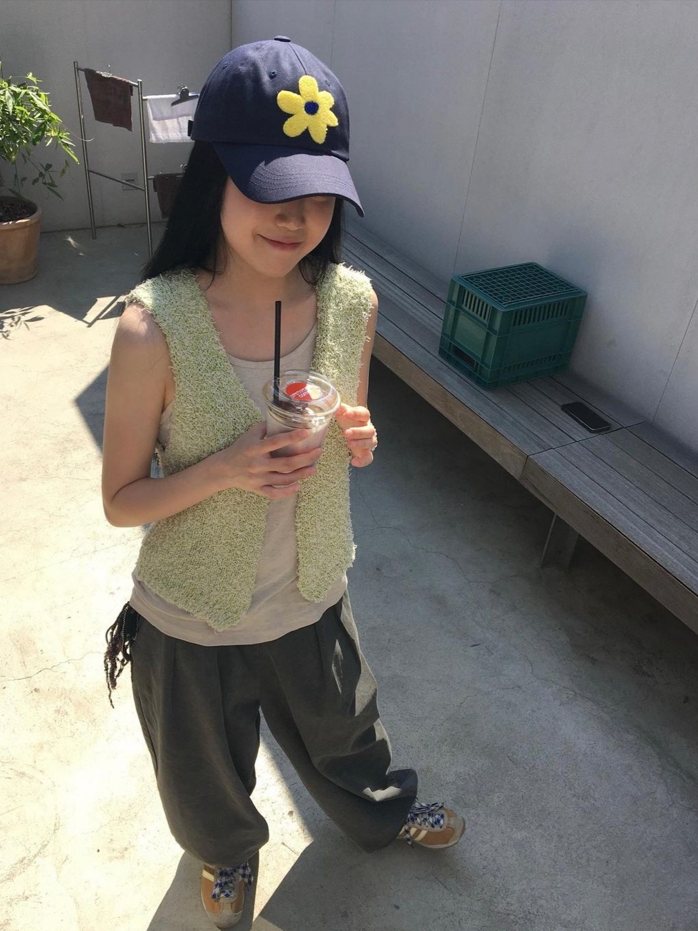 The Museum Visitor Bookle Flower Ballcap Navy, The Museum Visitor Bookle Flower Ballcap Ivory 착용 스타일 - 1