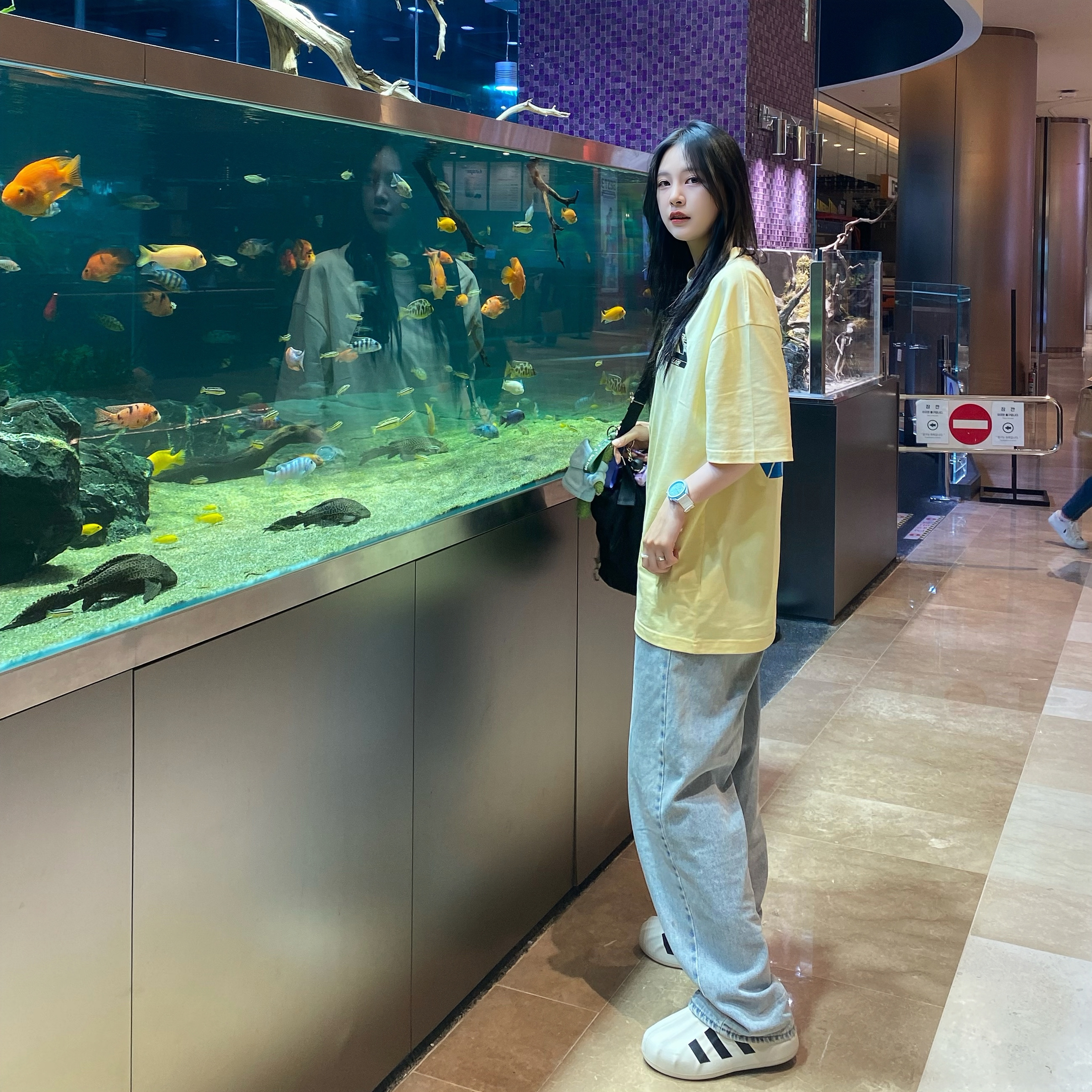 Palace Tri-Twister T-Shirt Mellow Yellow - 23SS, Adidas Adifom Superstar Core White 착용 스타일 - 3
