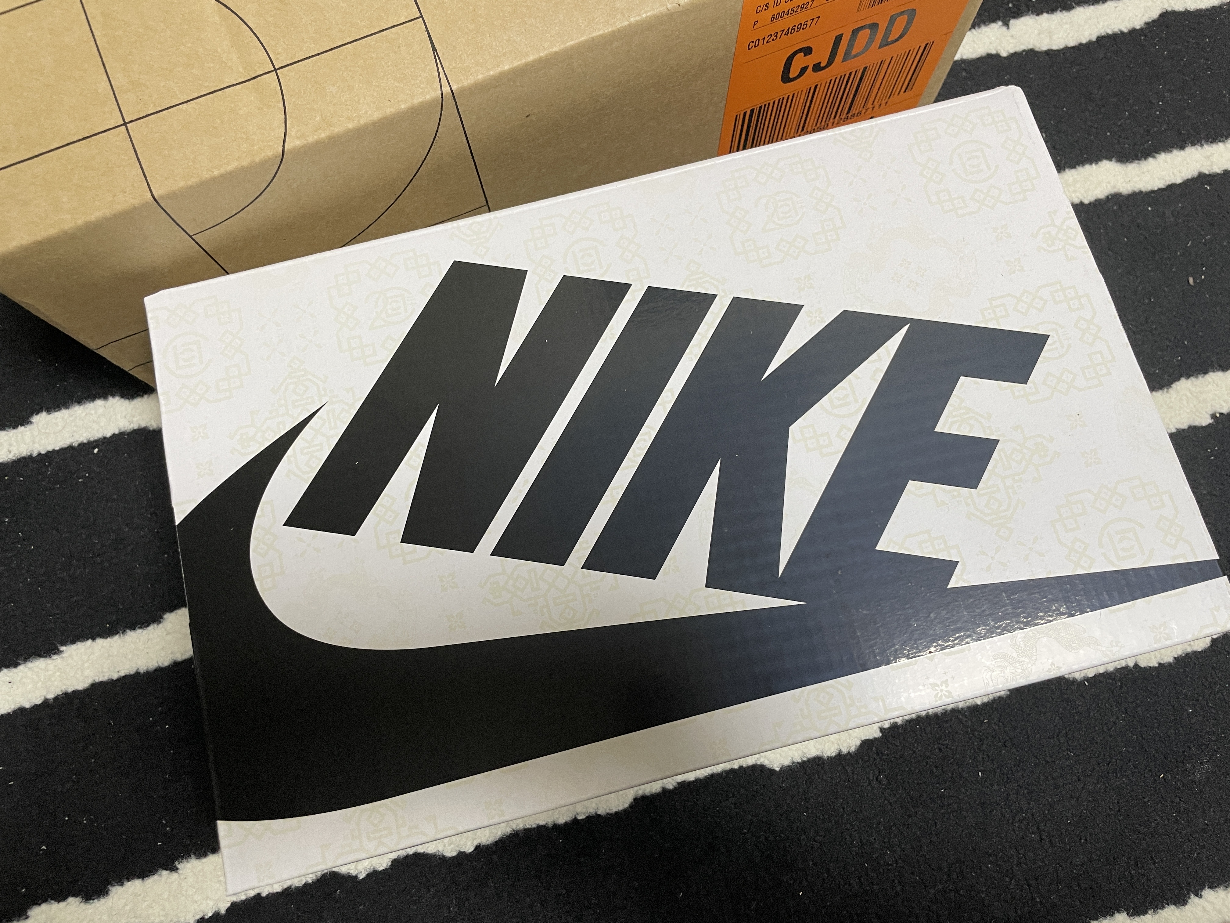 Nike x Clot x Fragment Dunk Low Black and White 착용 스타일 - 2