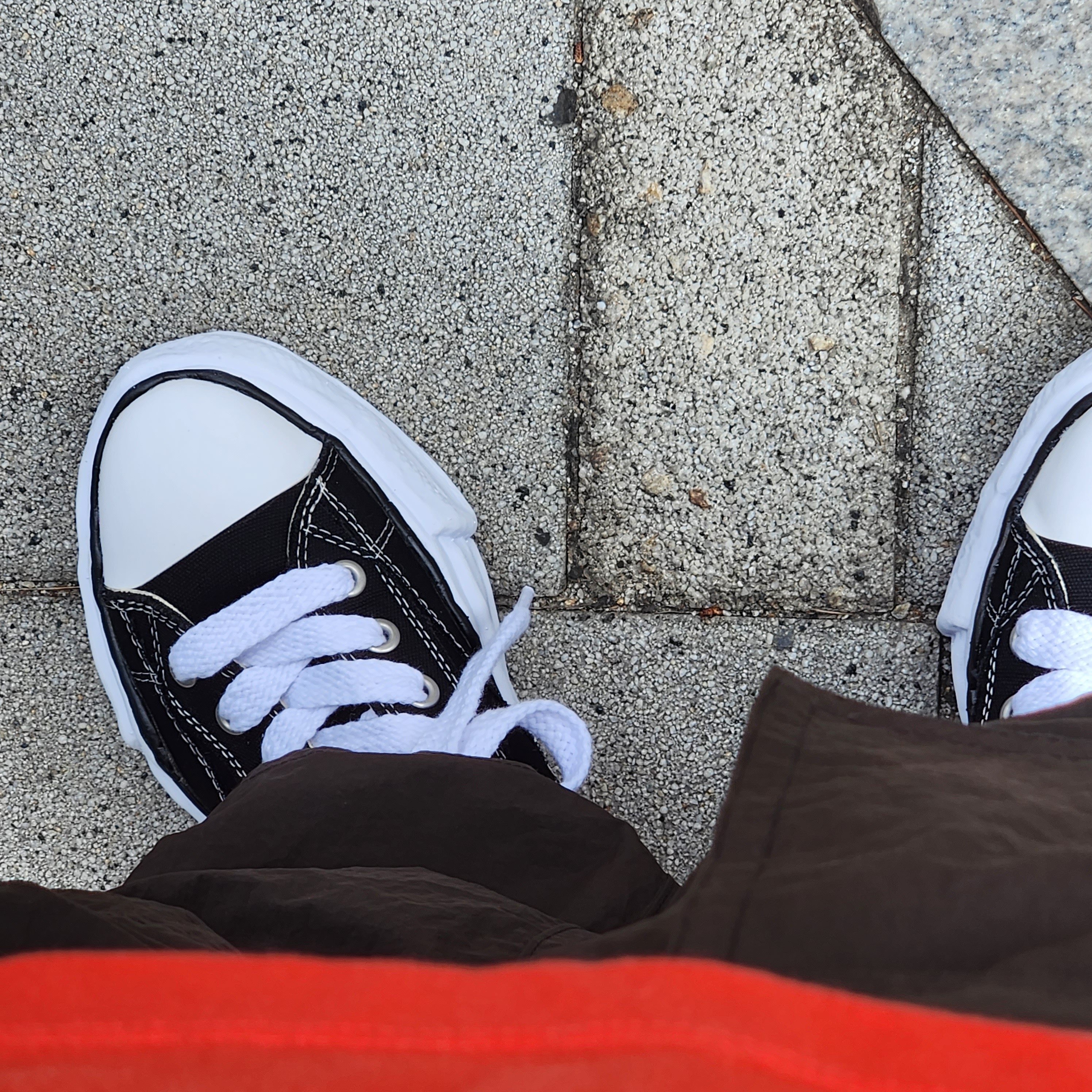 Maison Mihara Yasuhiro Peterson OG Sole Canvas Low Sneakers Black 착용 스타일