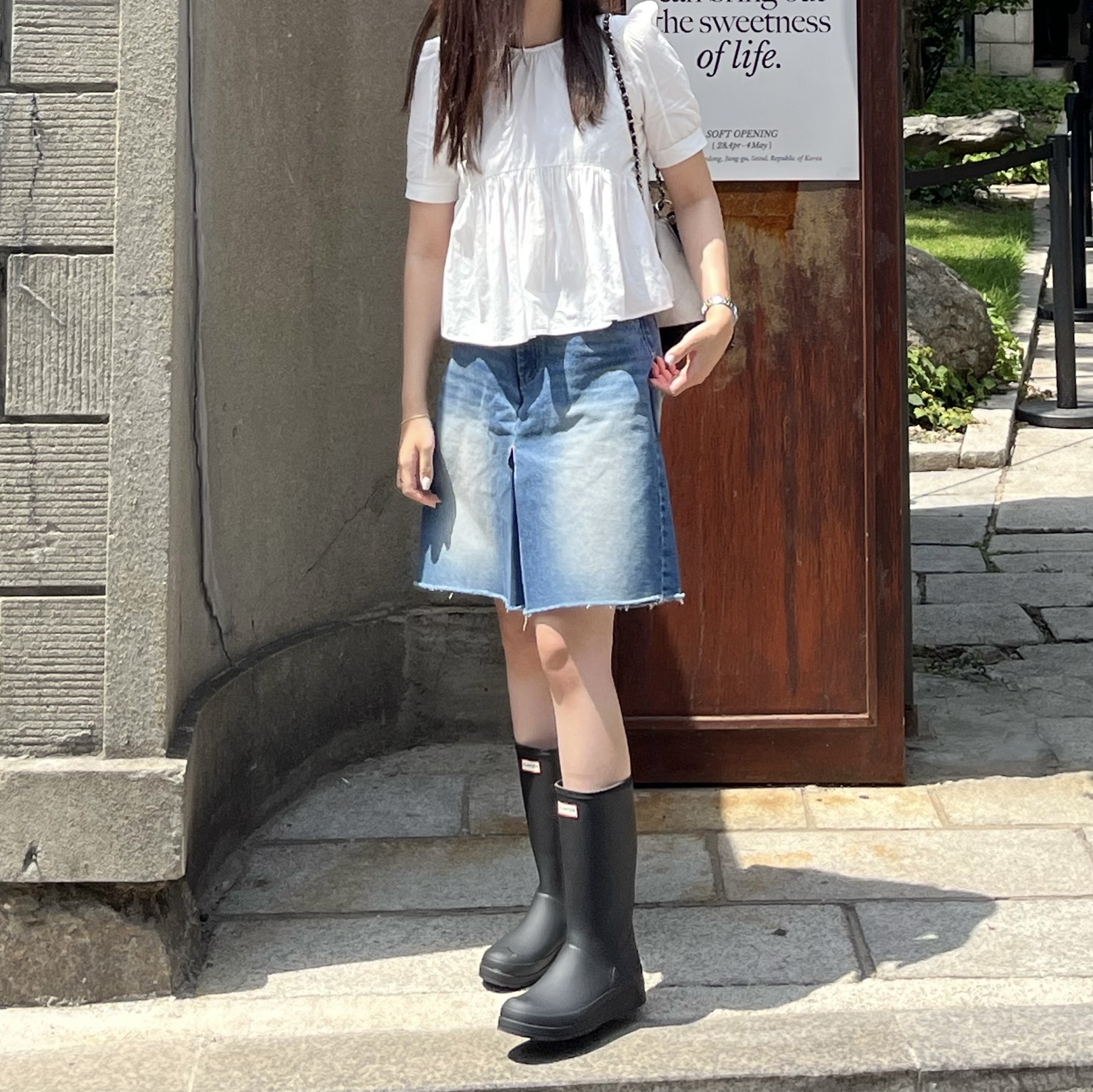 (W) Hunter Play Tall Wellington Rain Boots Black 착용 스타일