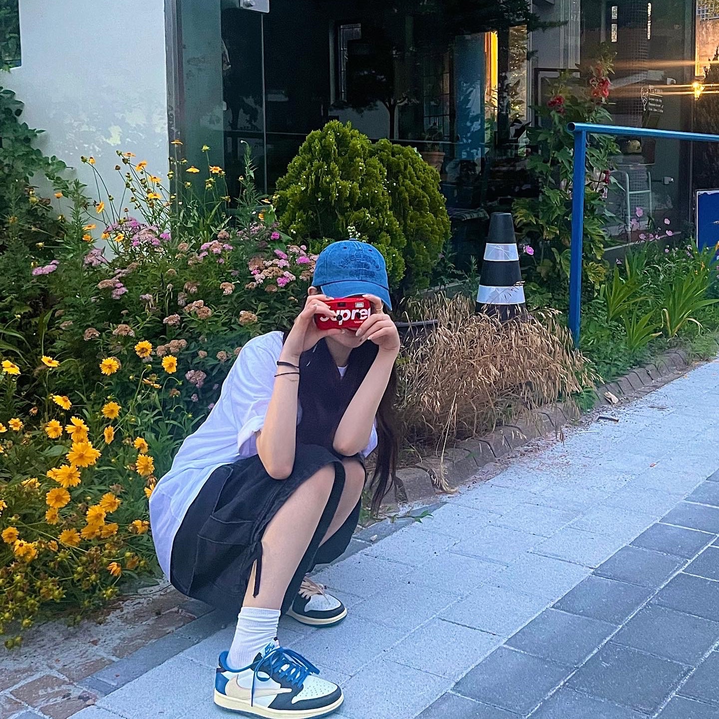Supreme Yashica MF-1 Camera Red - 21SS, Jordan 1 x Travis Scott x Fragment Retro Low OG SP Military Blue 착용 스타일