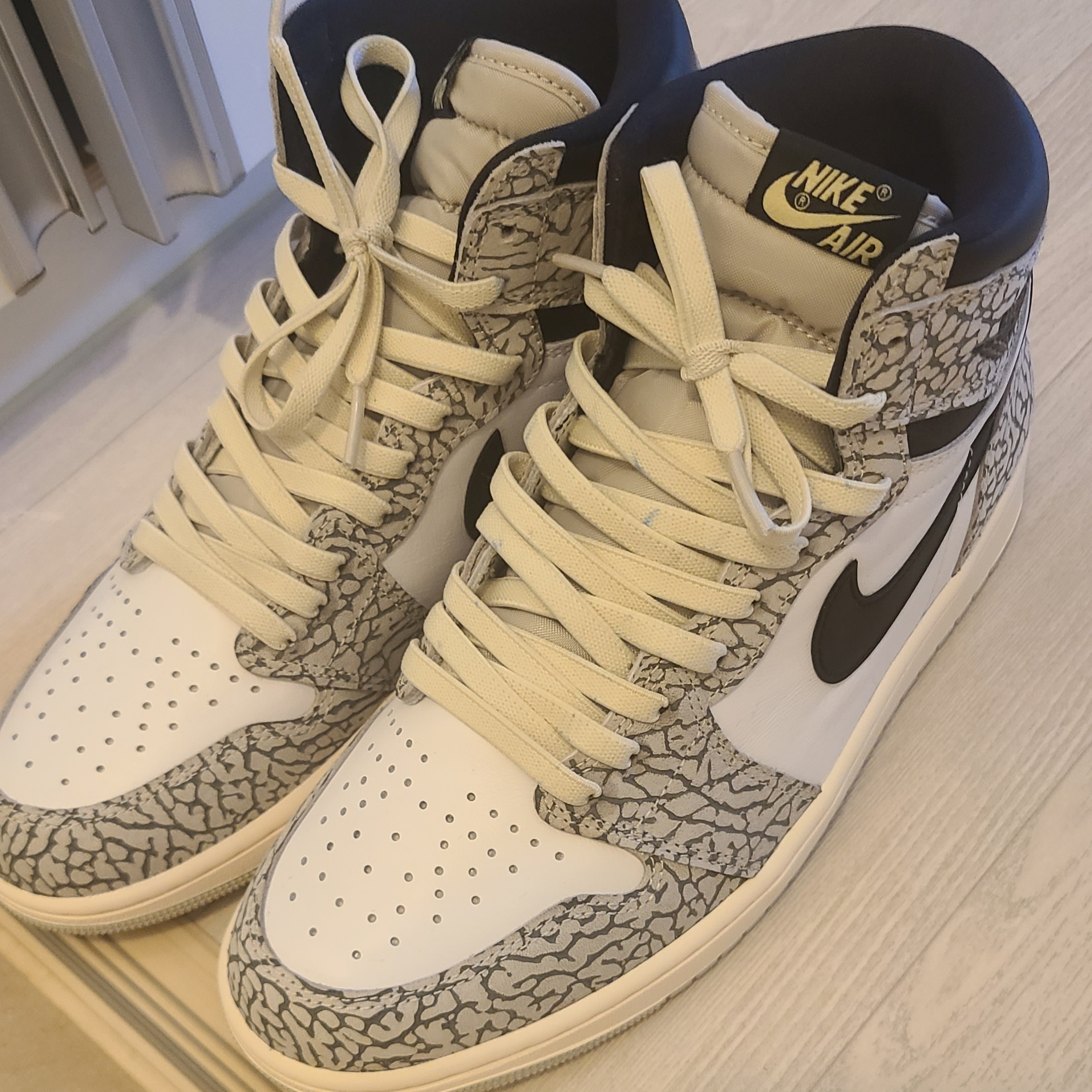 Jordan 1 Retro High OG White Cement 착용 스타일