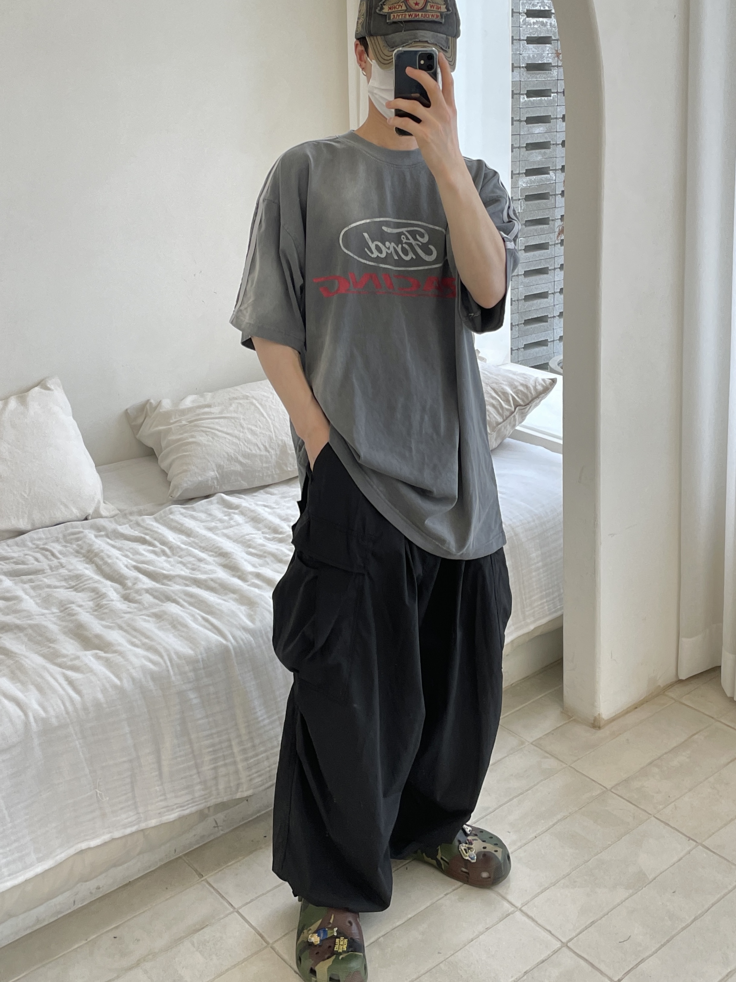 Crocs x Palace Classic Clog Woodland Camo 착용 스타일