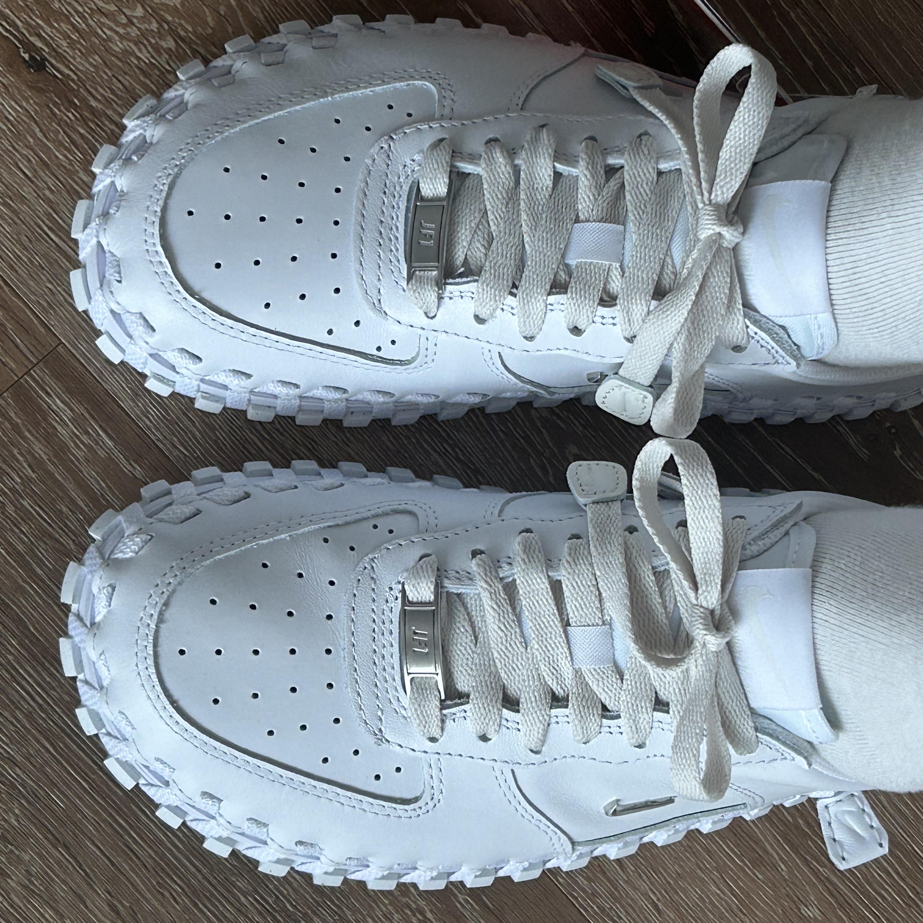 Nike x Jacquemus J Force 1 Low LX SP White 착용 스타일 - 1