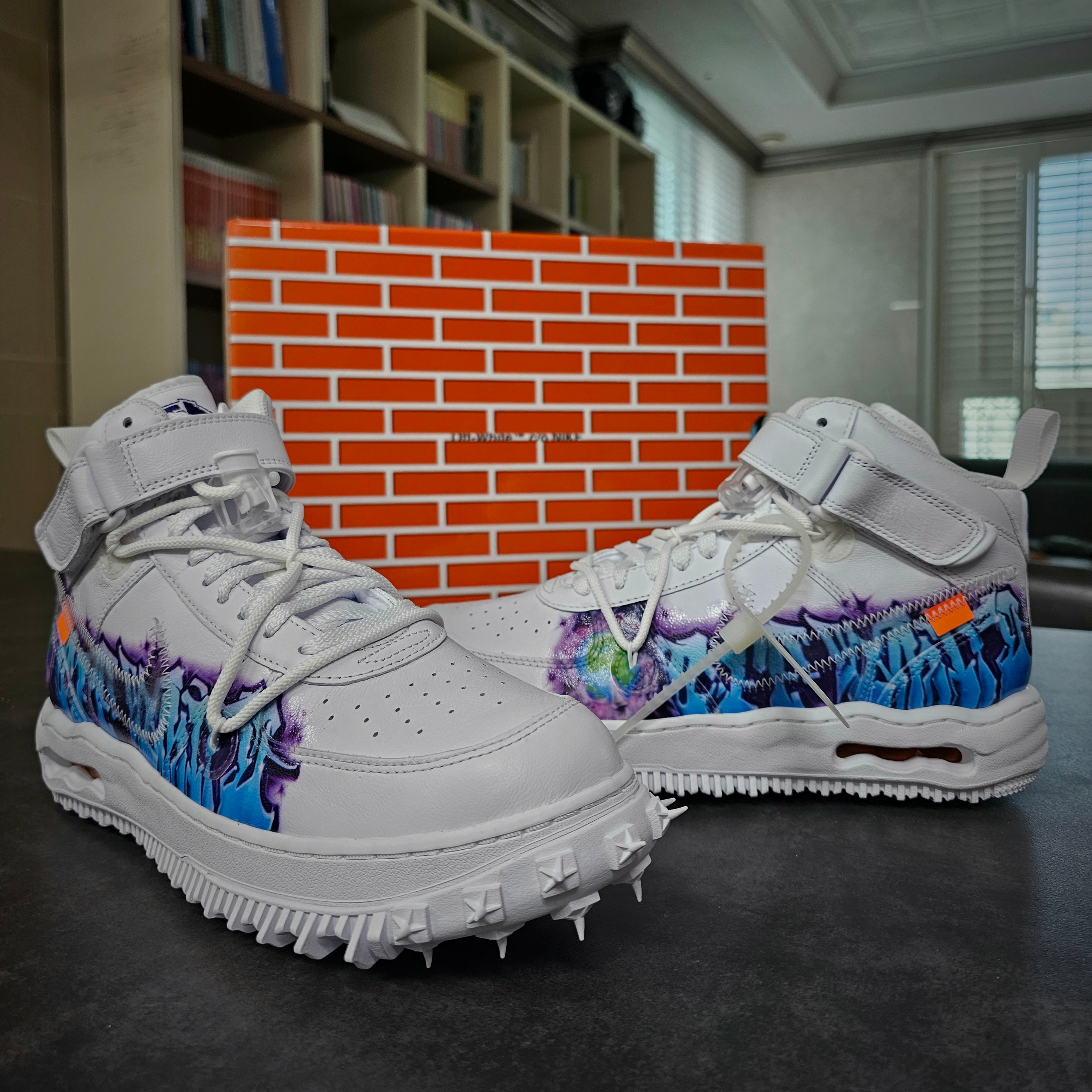 Nike x Off-White Air Force 1 Mid SP Leather Graffiti 착용 스타일 - 3