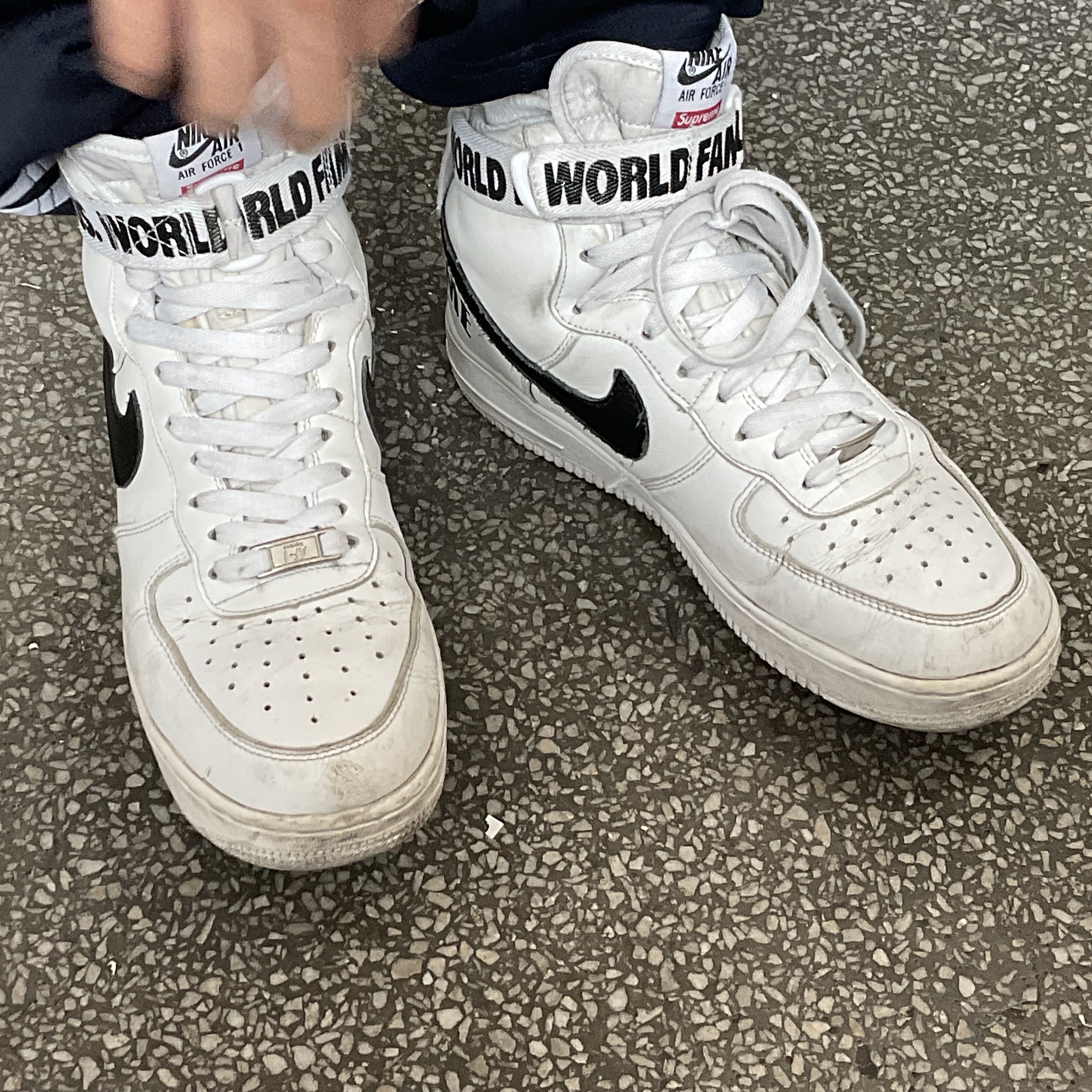 Nike x Supreme Air Force 1 High World Famous White 착용 스타일