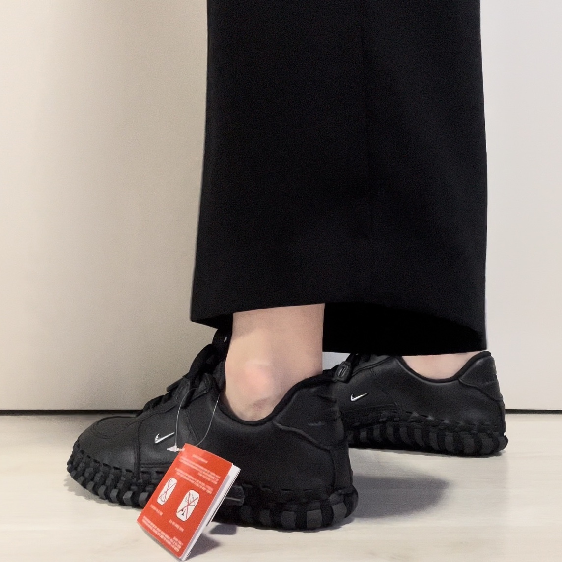 Nike x Jacquemus J Force 1 Low LX SP Black 착용 스타일 - 4