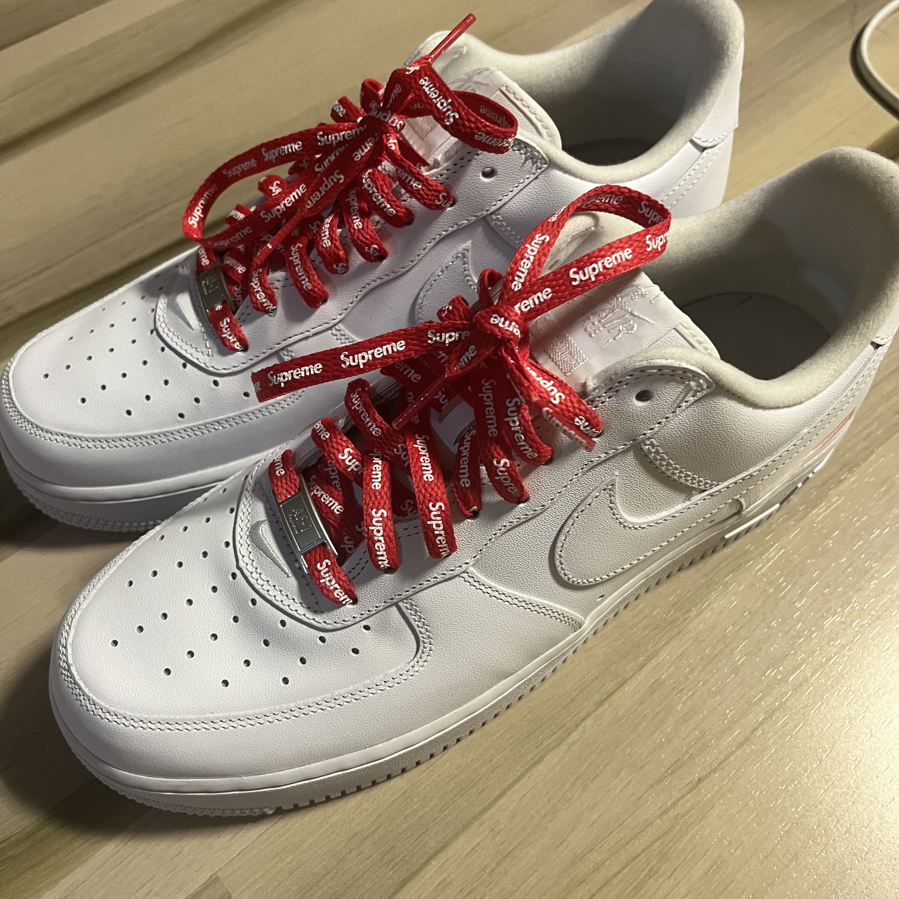 Nike x Supreme Air Force 1 Low White 착용 스타일