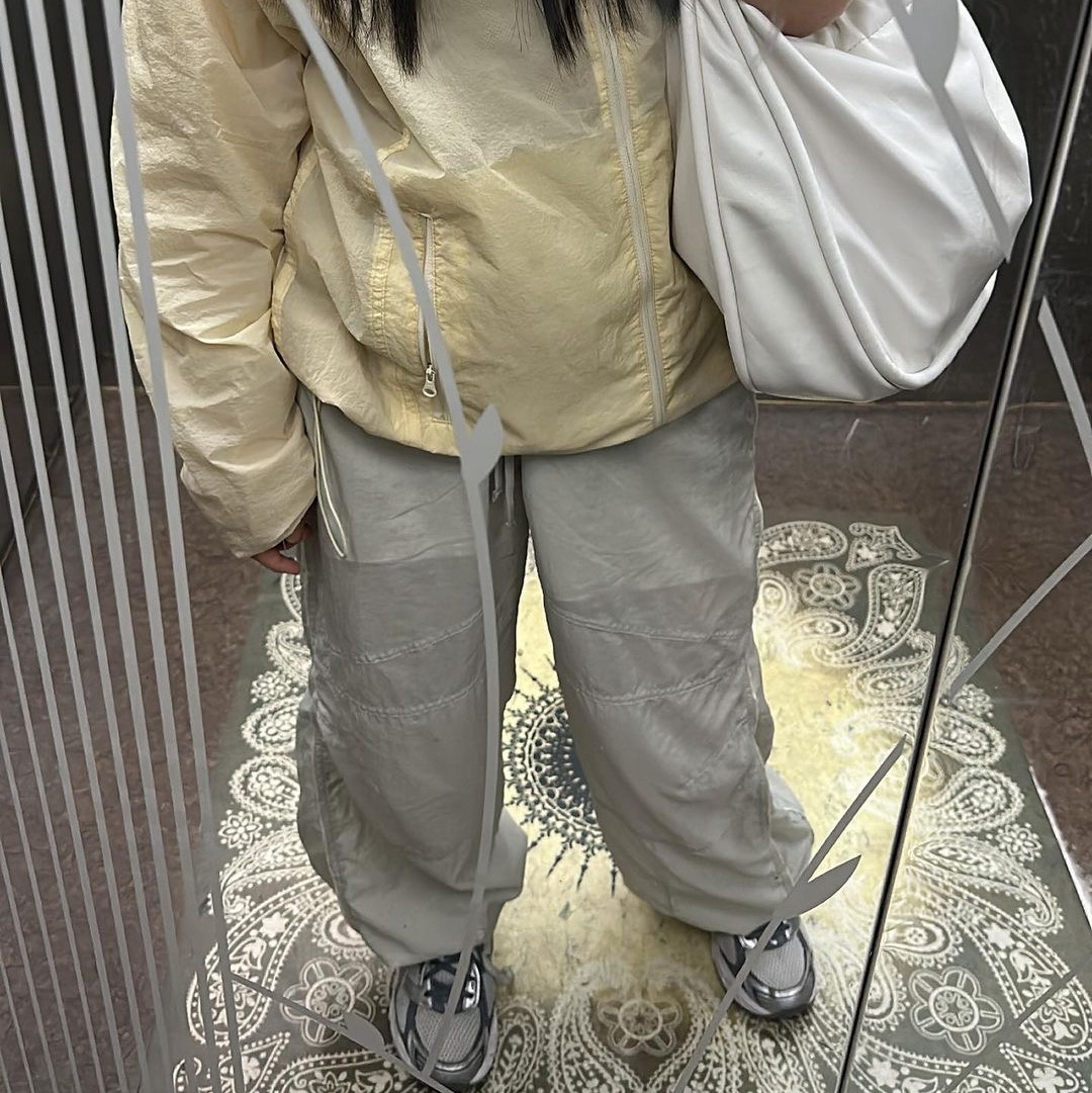 Art Of Field Back Printed Packable Jacket Light Yellow, Art Of Field Back Printed Packable Jacket Gray 착용 스타일