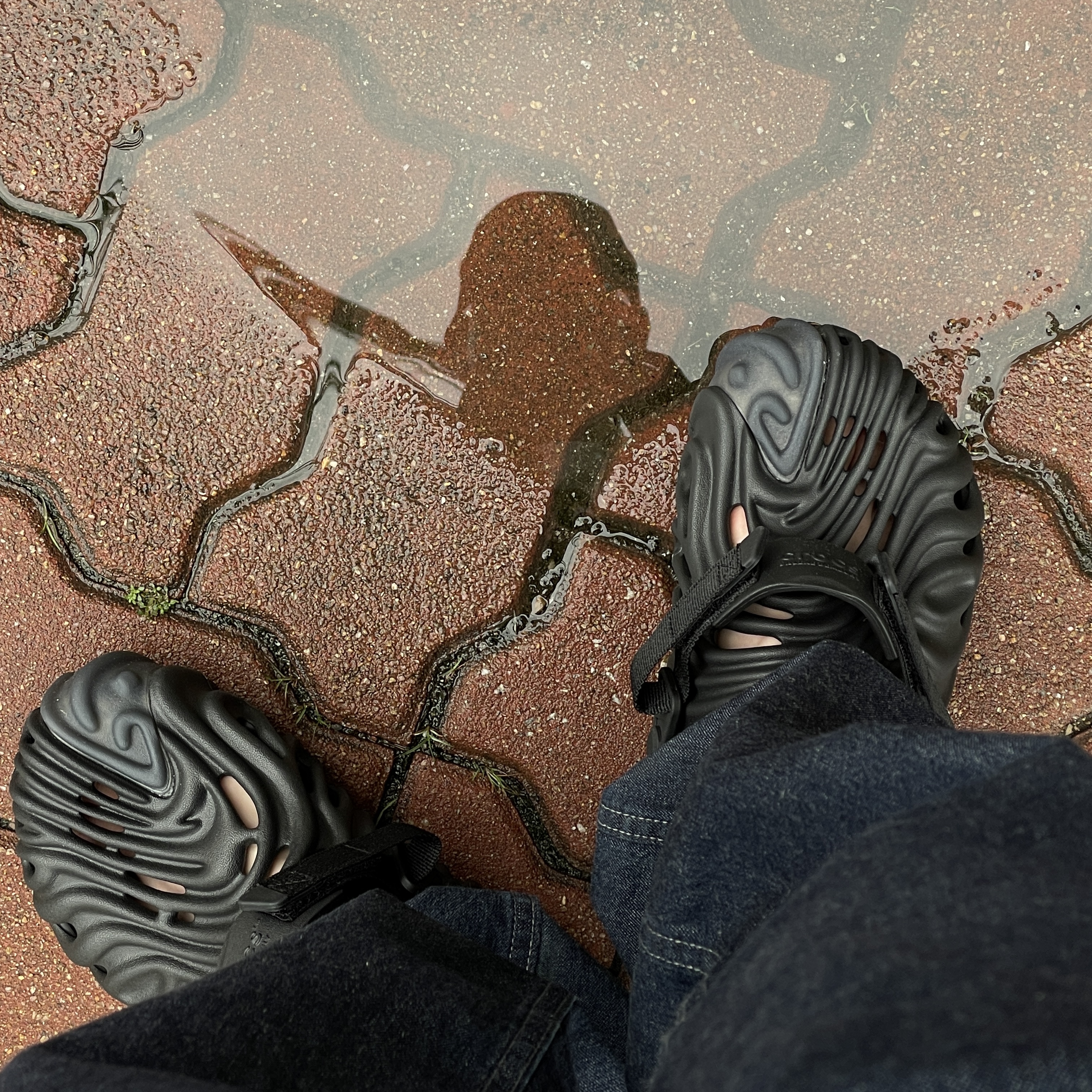 Crocs x Salehe Bembury Pollex Clog Sasquatch 착용 스타일