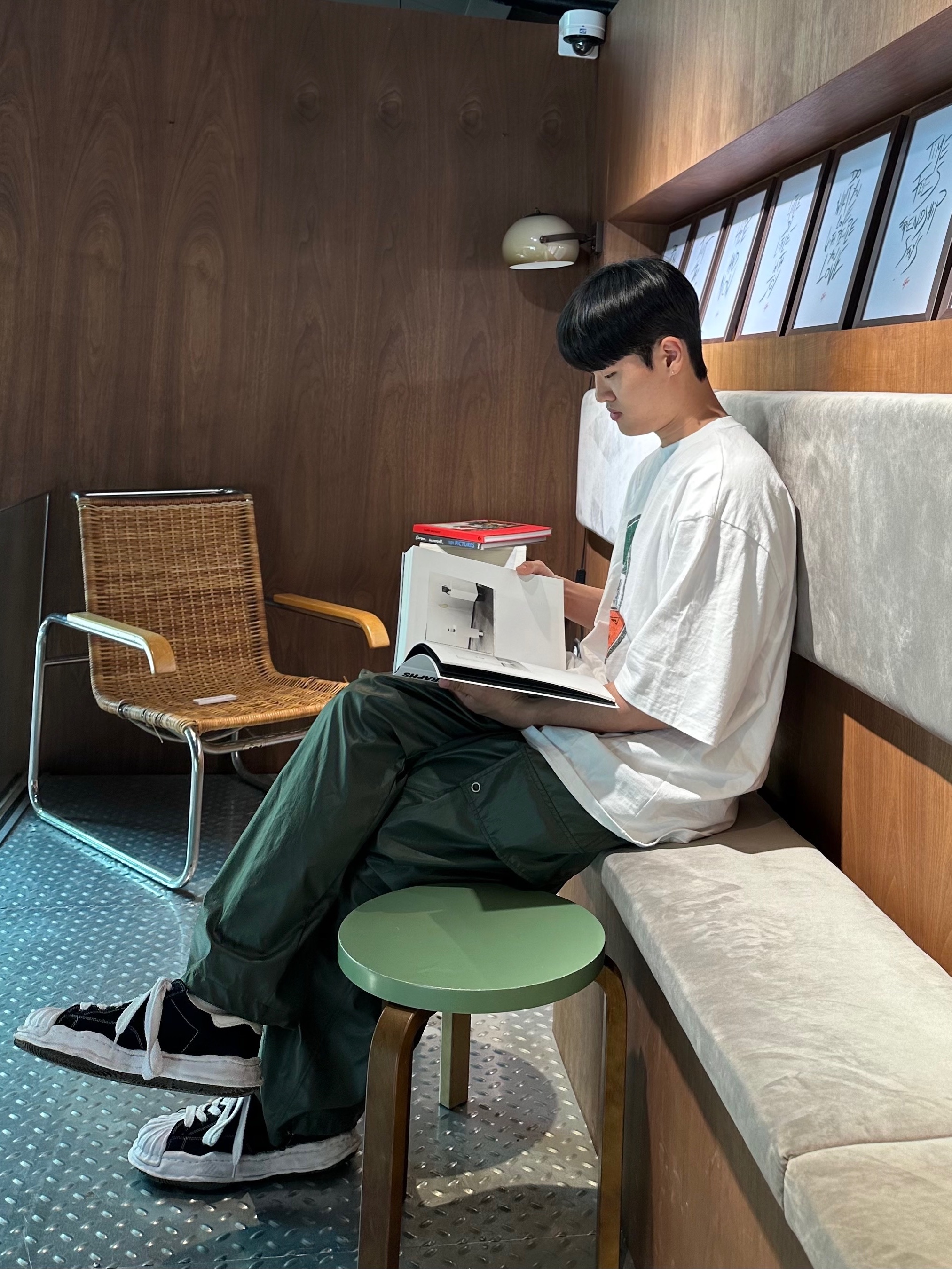 Maison Mihara Yasuhiro Blakey OG Sole Canvas Low-top Sneakers Black White 착용 스타일 - 1