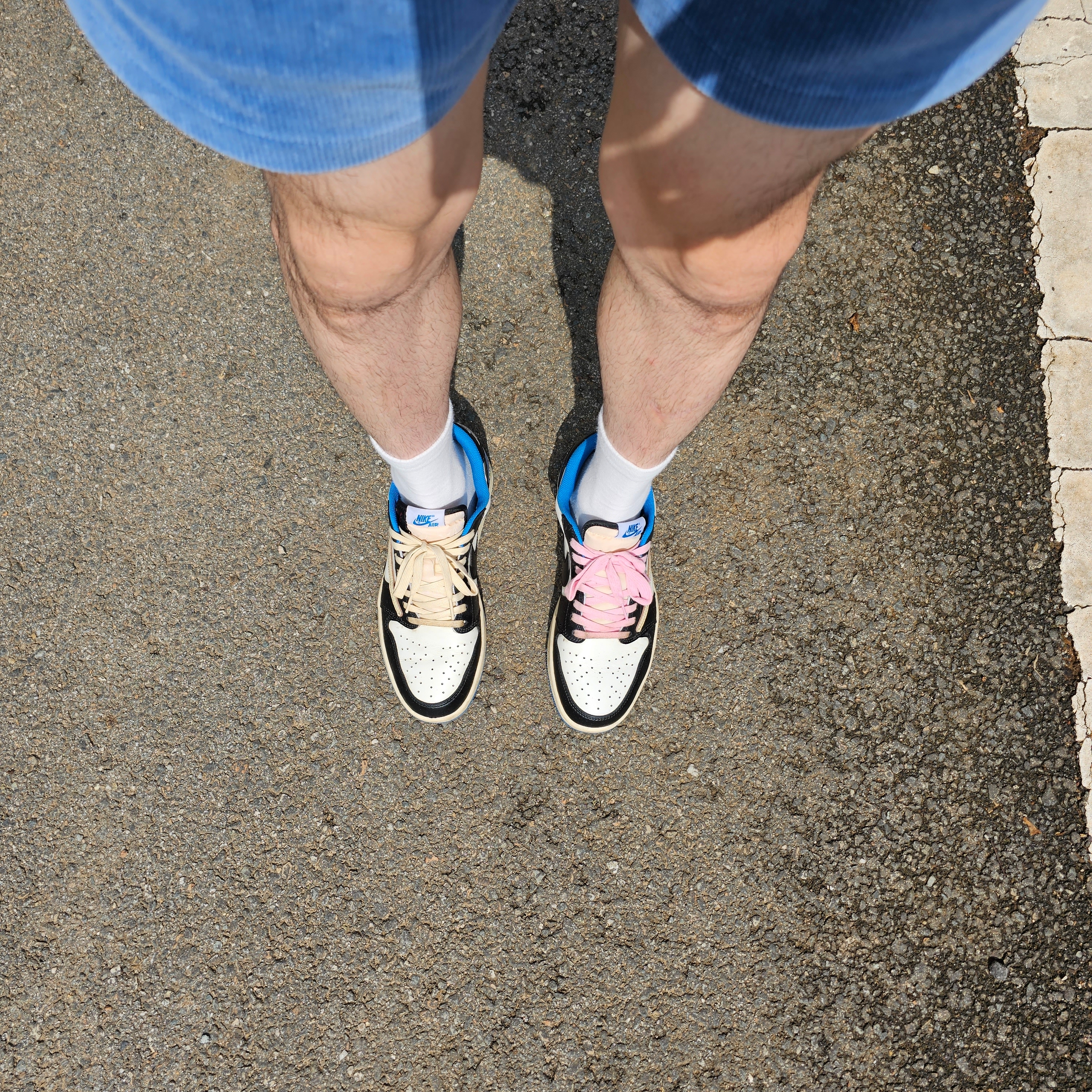 IAB Studio Corduroy Shorts Ocean Blue, IAB Studio 10th Anniversary T-Shirt White 착용 스타일 - 2