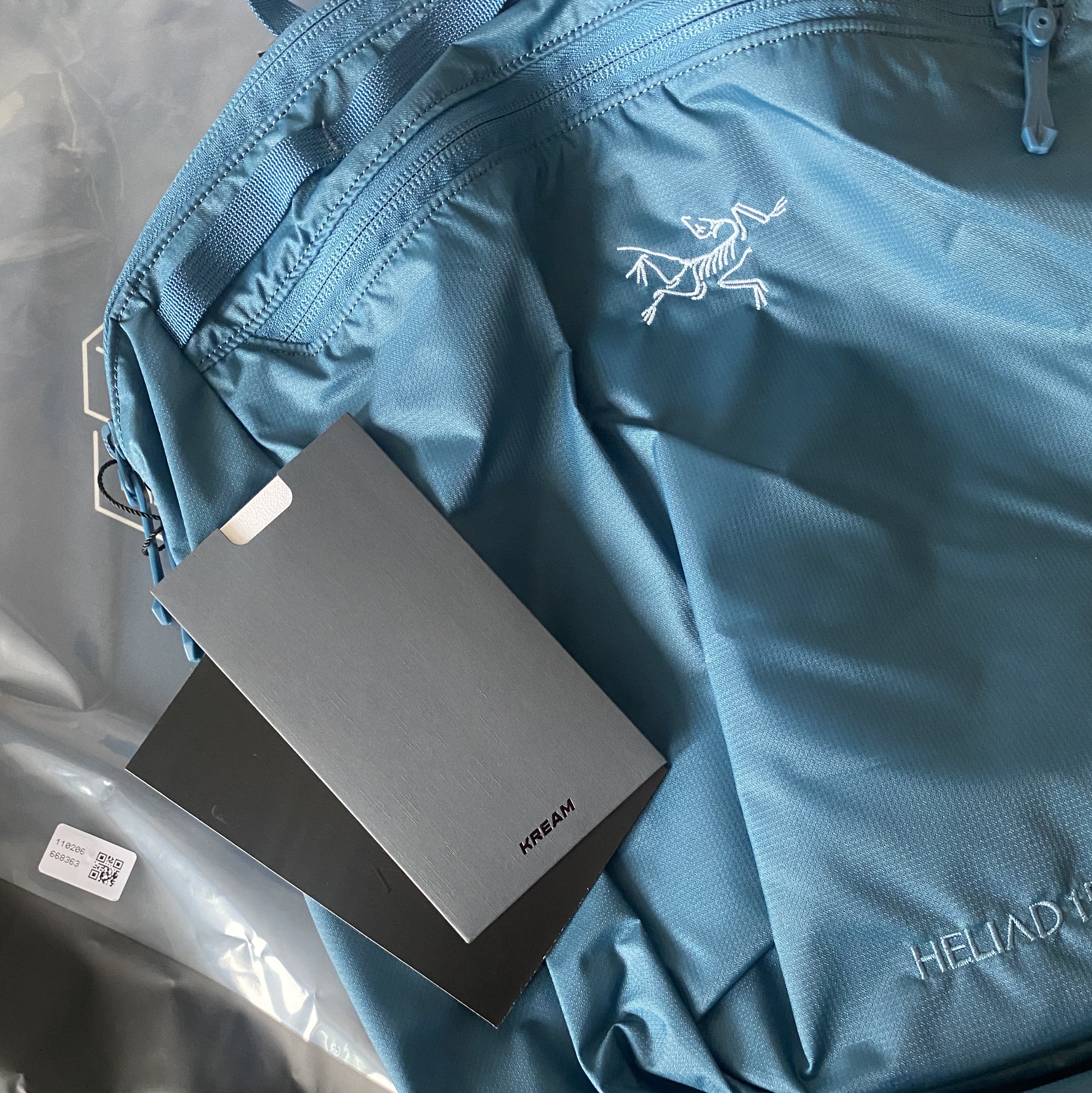 Arc'teryx Heliad 15 Backpack Serene 착용 스타일